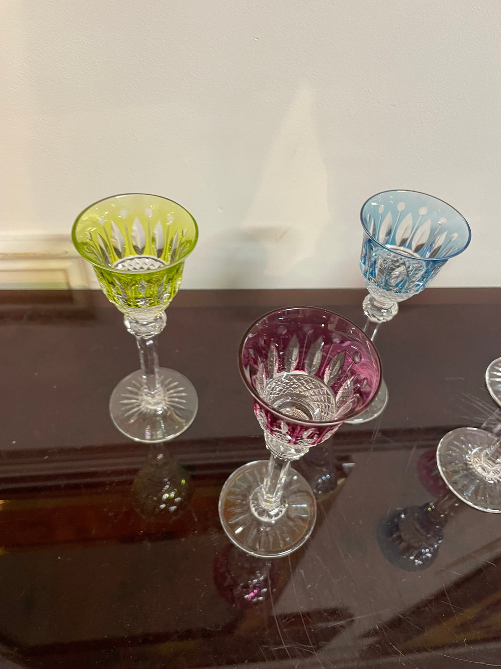 Vendus - 6 VERRES À LIQUEUR EN CRISTAL DE COULEUR SAINT LOUIS MODÈLE TOMMY H: 13,5