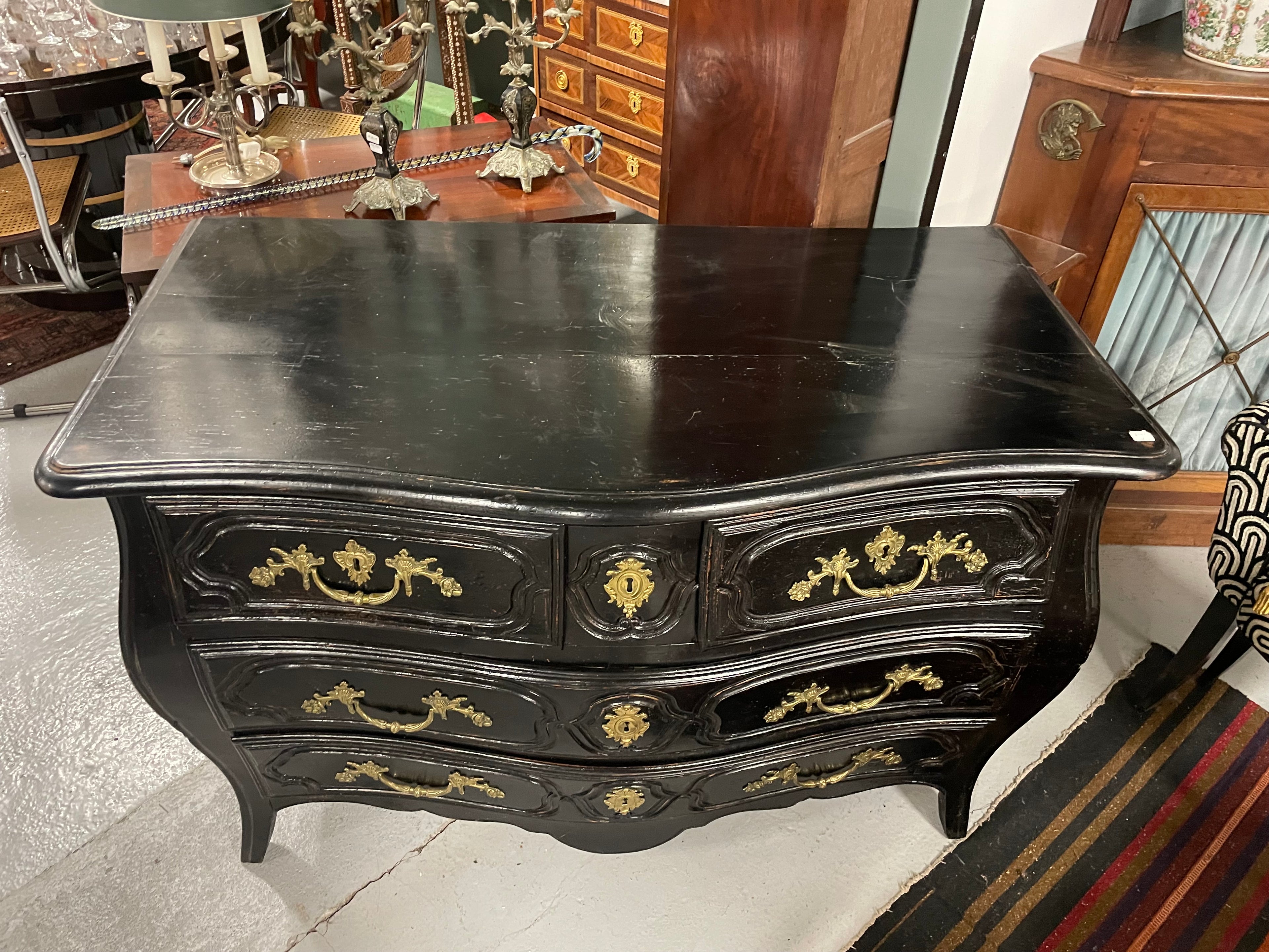 Commode Tombeau Rustique Louis XV Laquée Noire D’époque XVIIIème