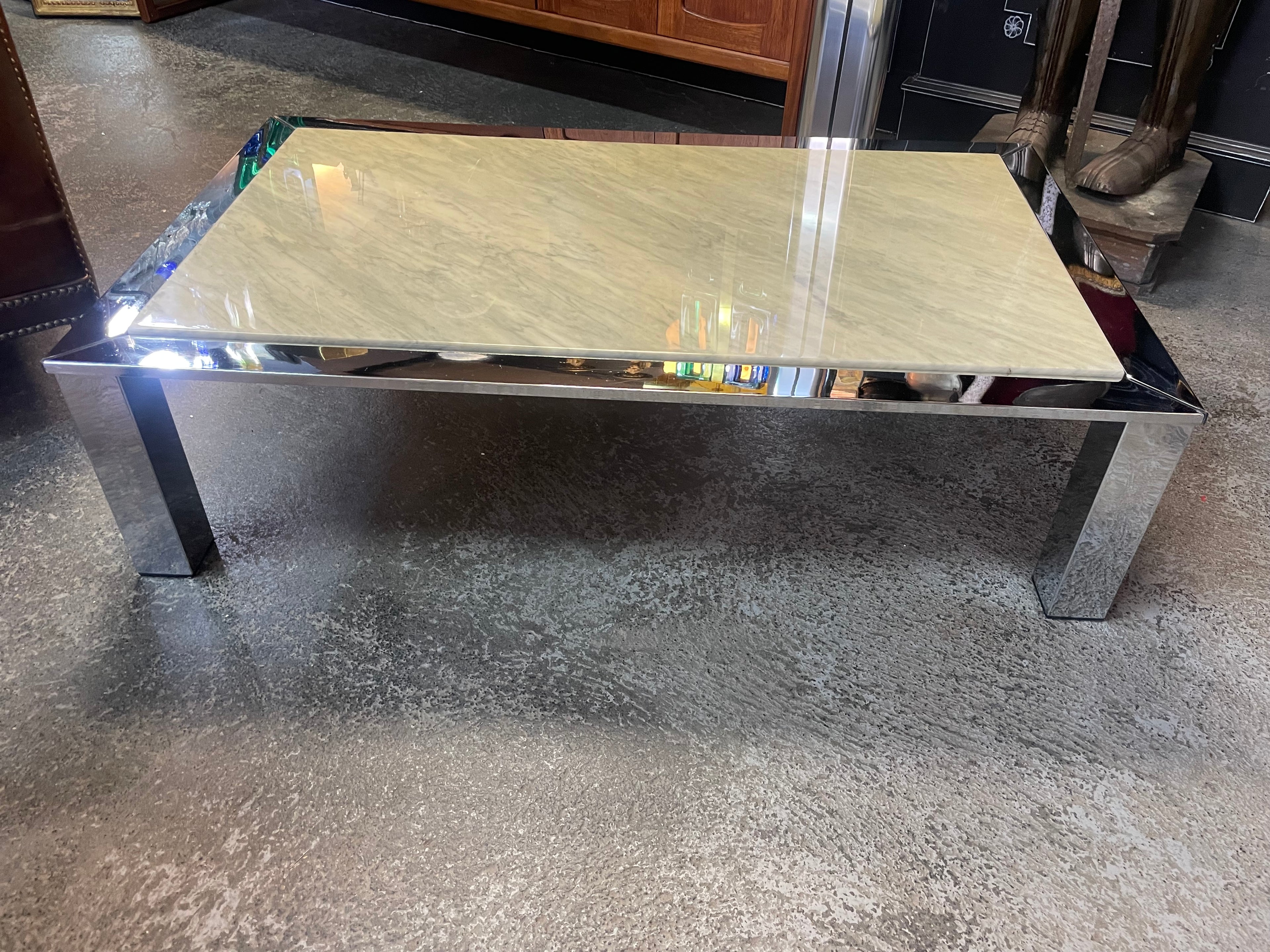 Table basse marbre et chrome vers 1970