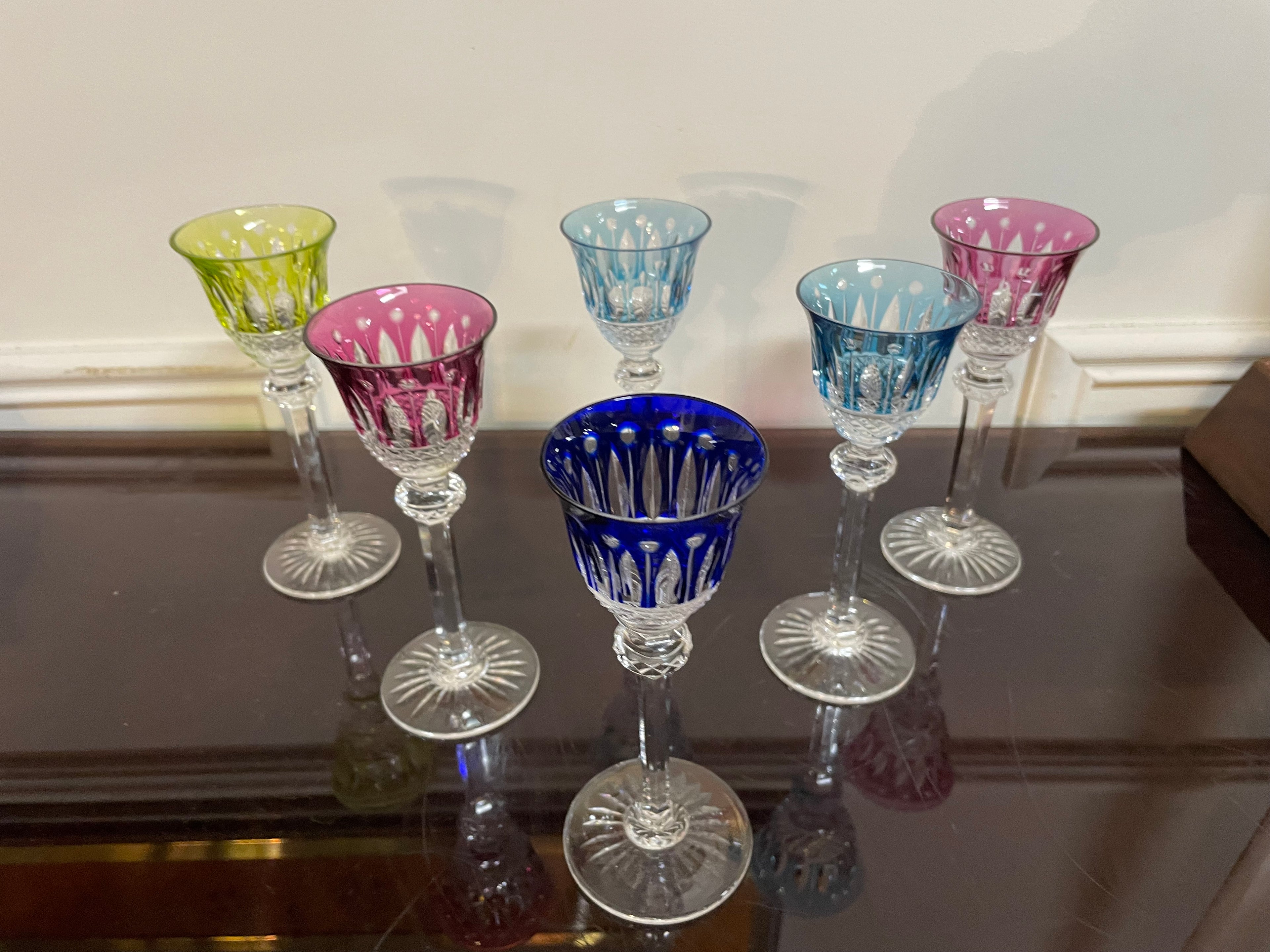 Vendus - 6 VERRES À LIQUEUR EN CRISTAL DE COULEUR SAINT LOUIS MODÈLE TOMMY H: 13,5