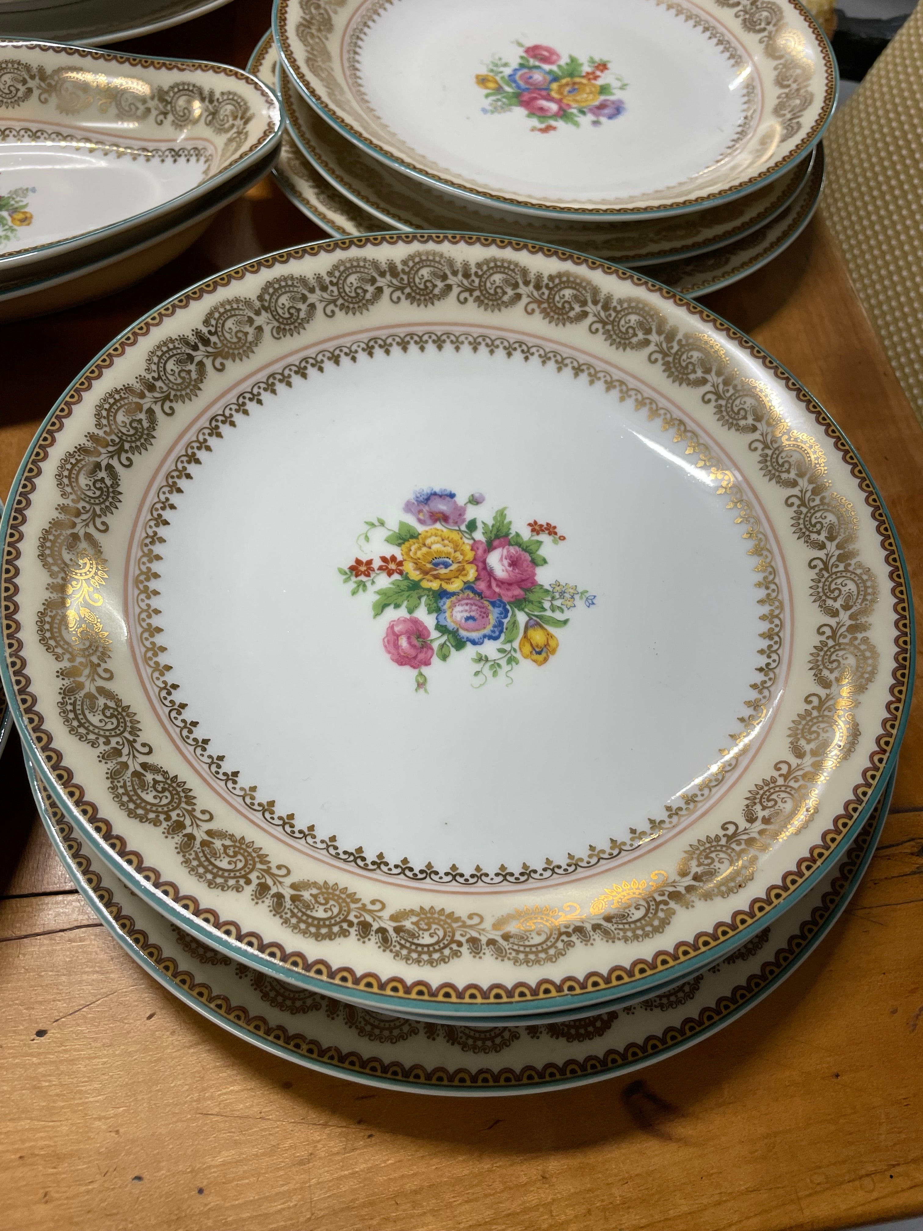 Service de table en porcelaine de Limoges Maison Raynaud