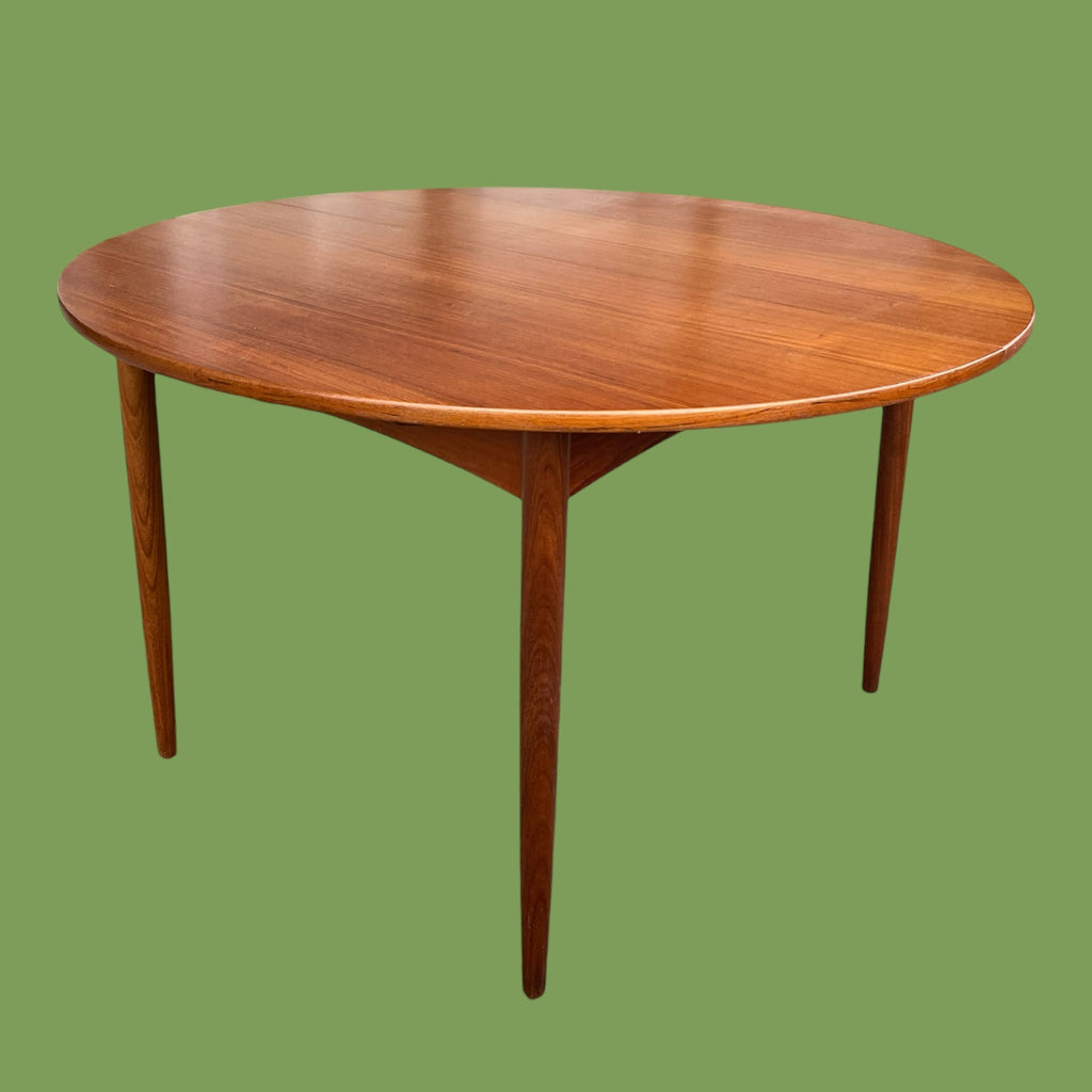 Table ronde extensible en teck danois d’Elsteds Mobelfabrik Agerbaek