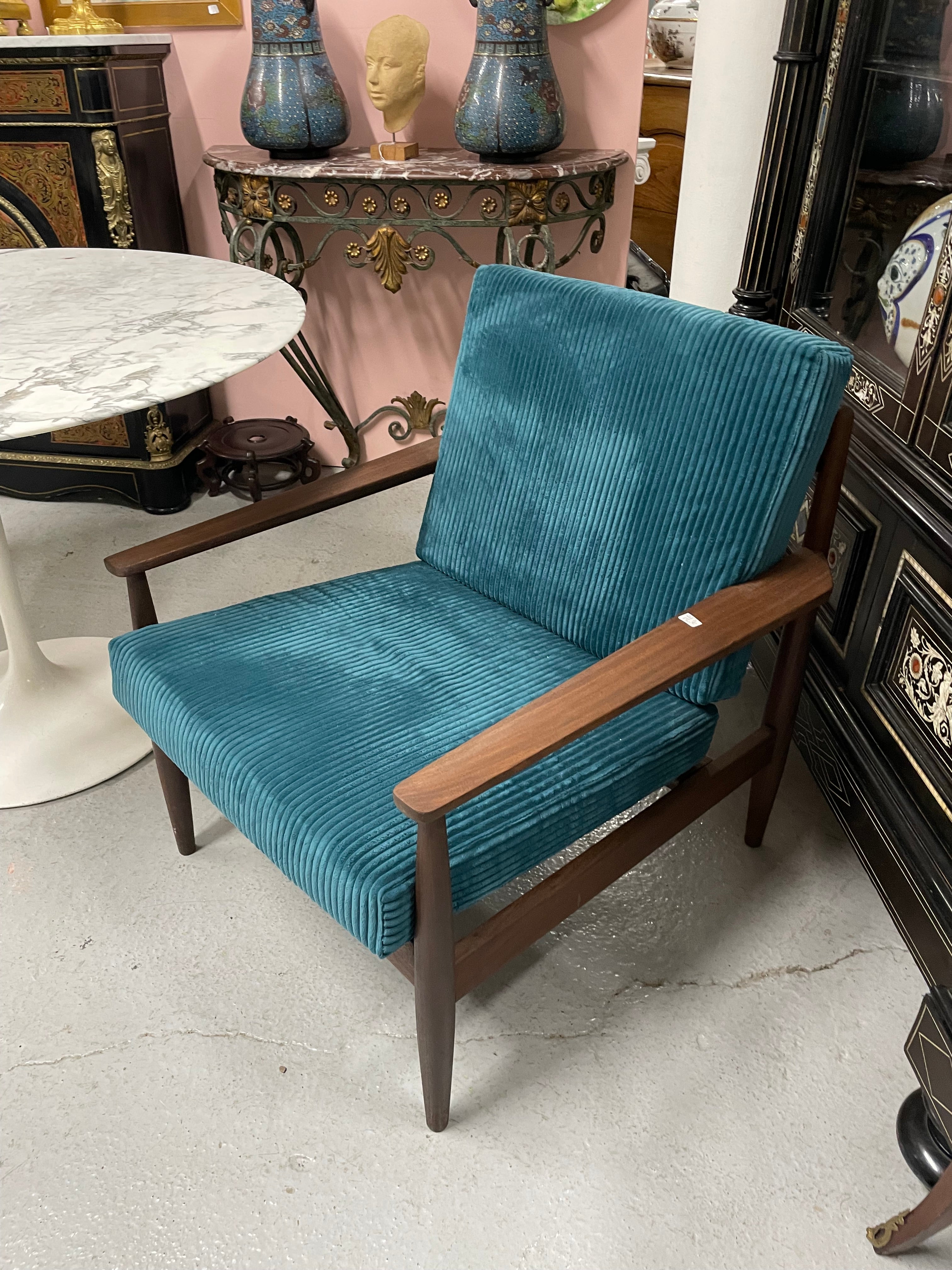 Fauteuil scandinave en teck circa 1960