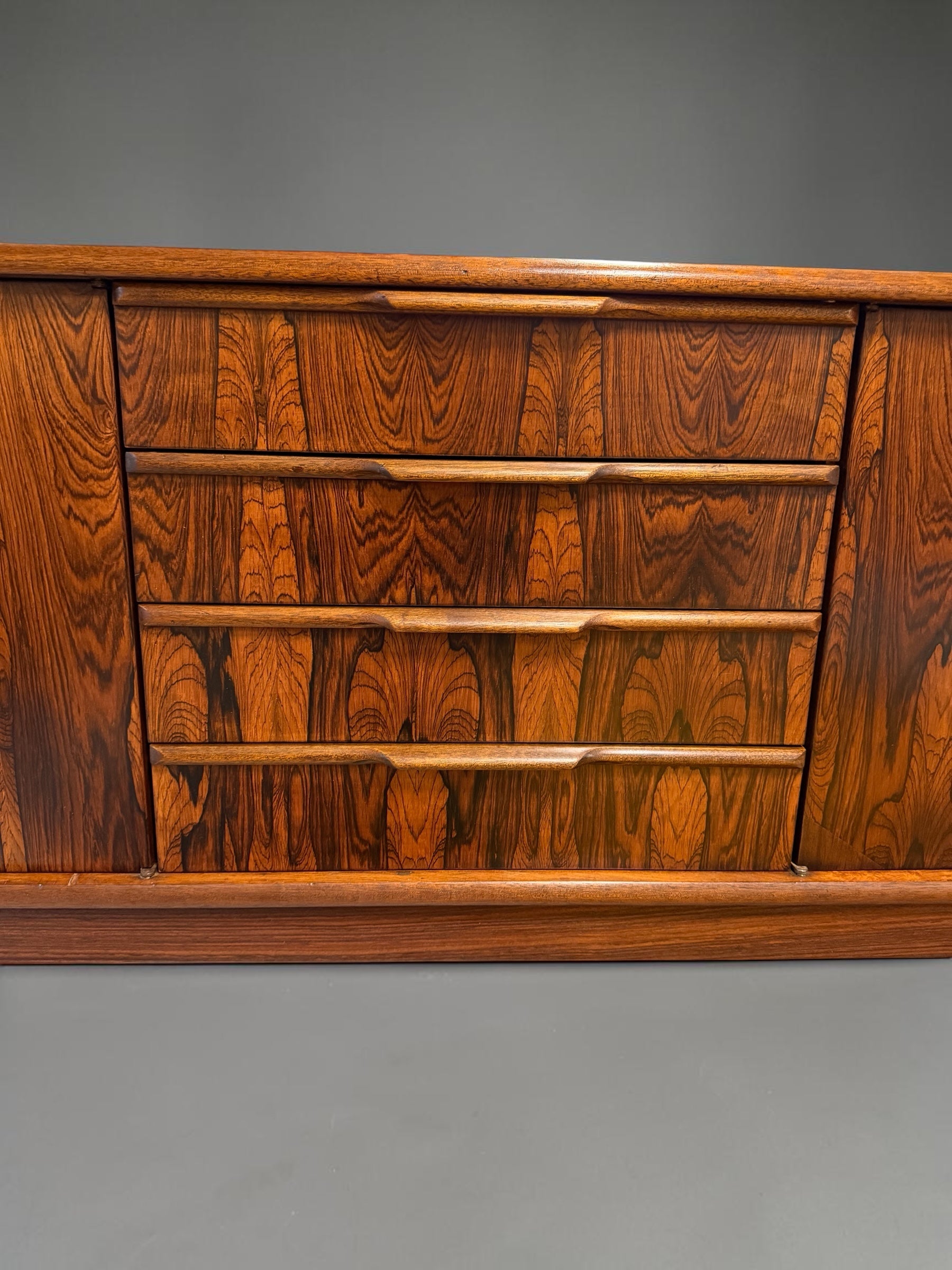 ENFILADE SCANDINAVE EN PALISSANDRE DE RIO CIRCA 1960 230 CM