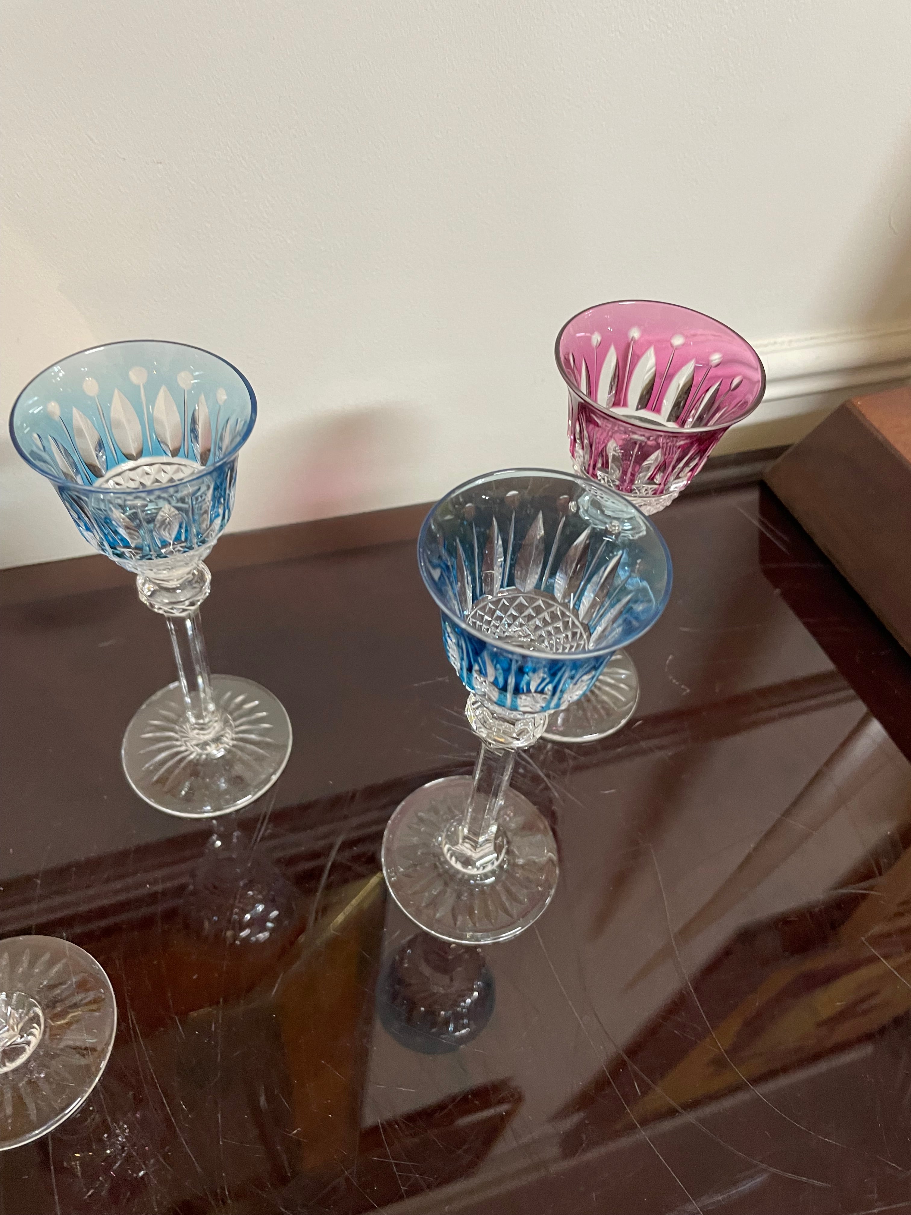 Vendus - 6 VERRES À LIQUEUR EN CRISTAL DE COULEUR SAINT LOUIS MODÈLE TOMMY H: 13,5