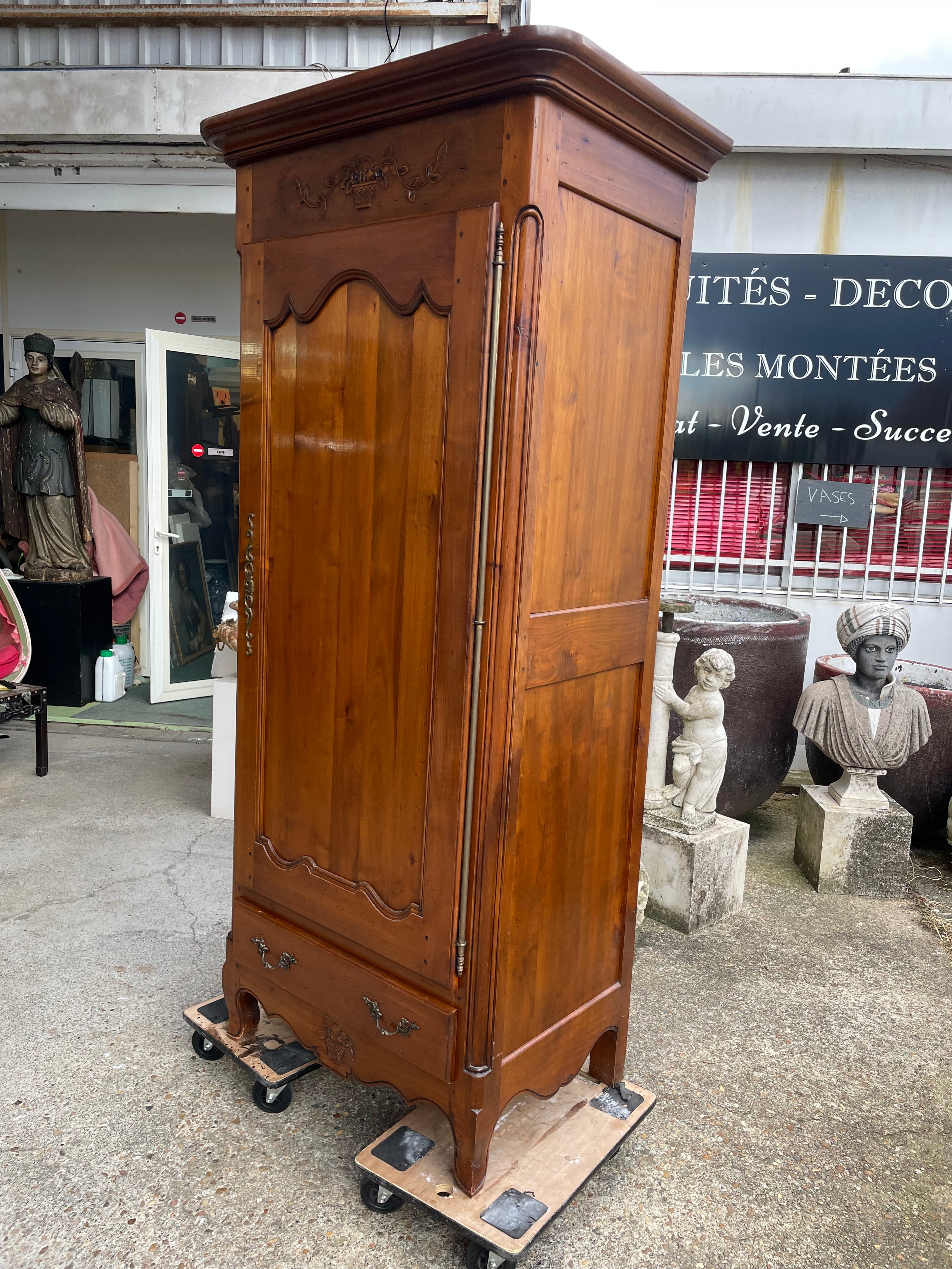 Bonnetière en merisier