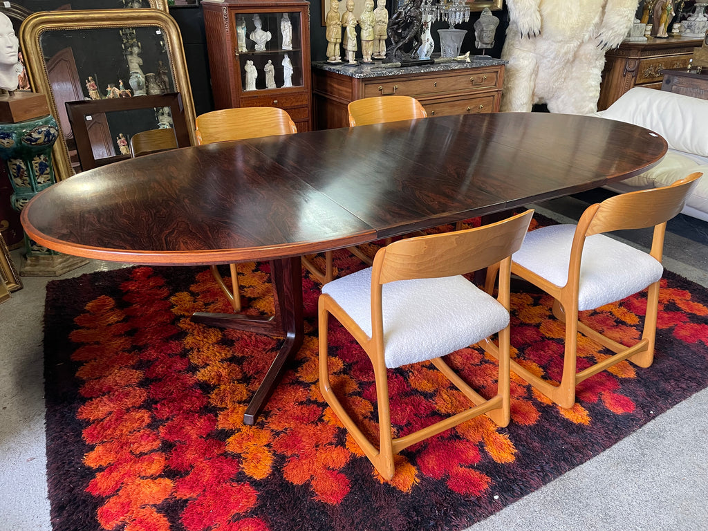 Grande table scandinave en palissandre vers 1960