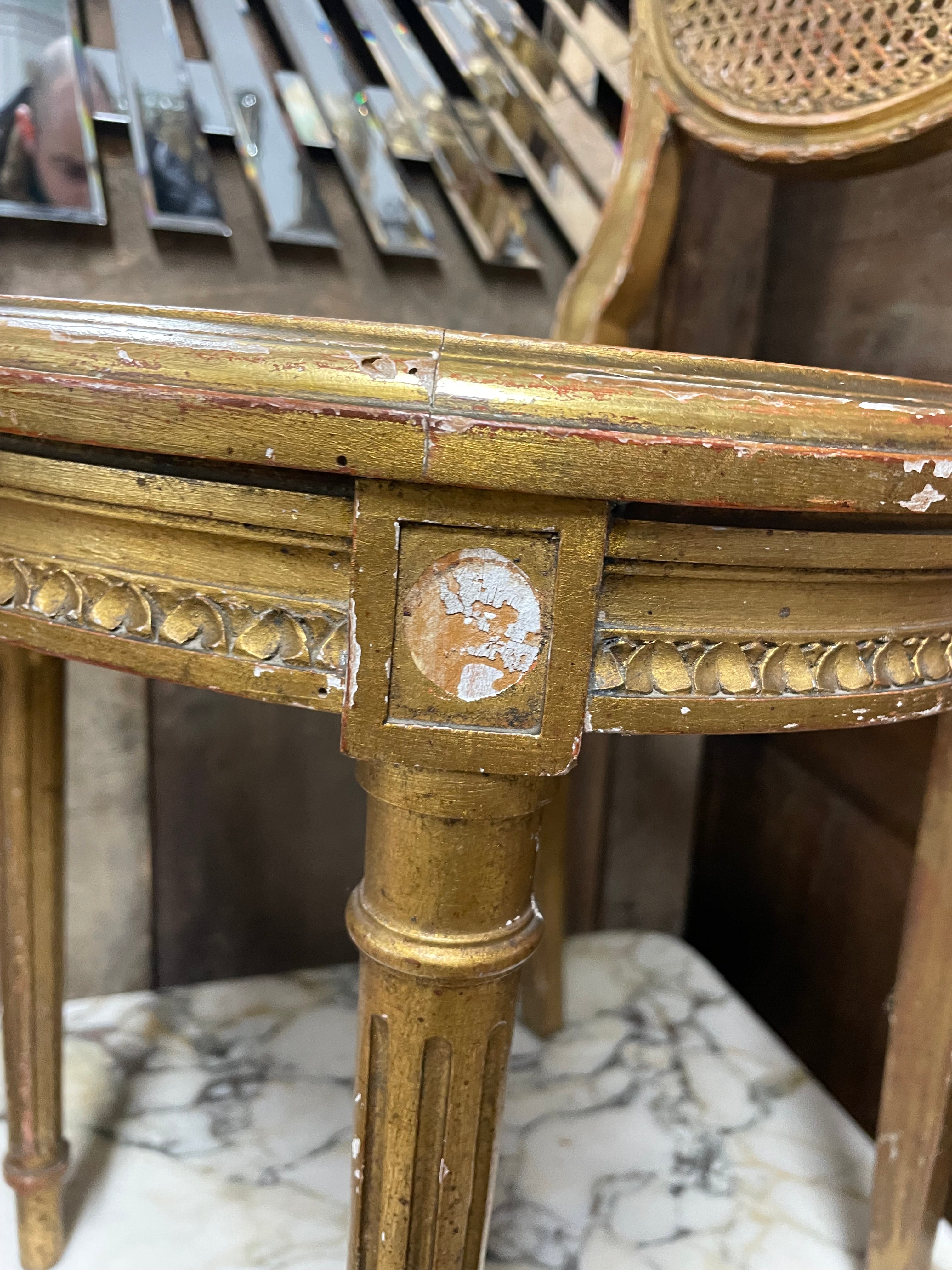 Petite chaise Louis XVI bois doré