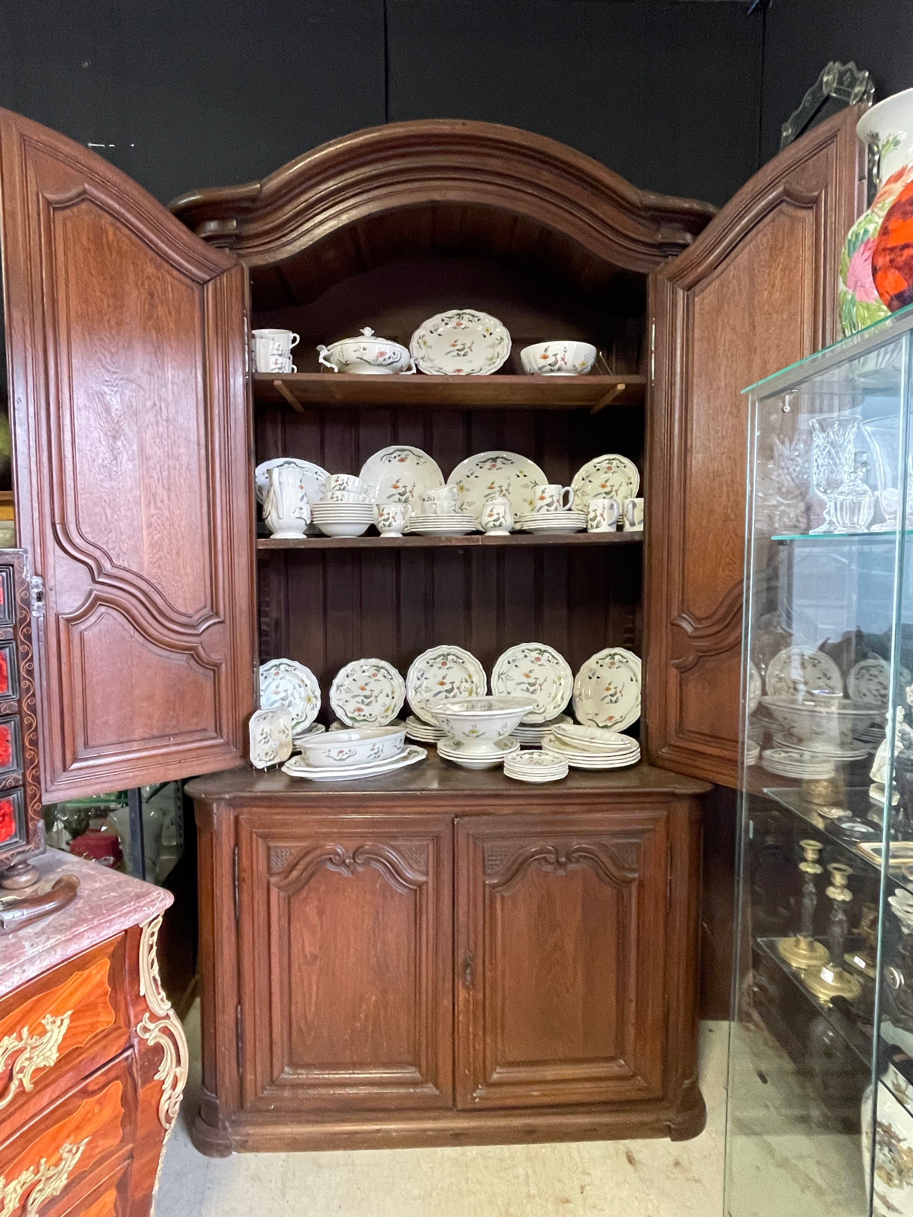 Buffet deux corps de présentation époque régence en chêne