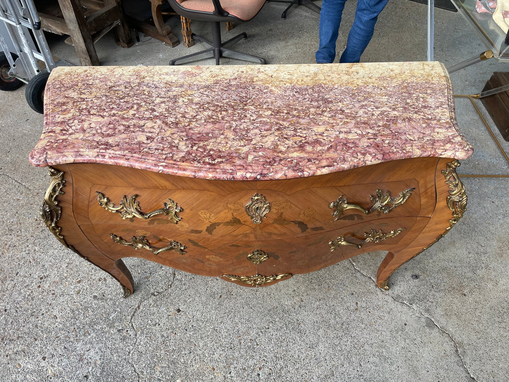 Commode sauteuse style Louis XV en marqueterie