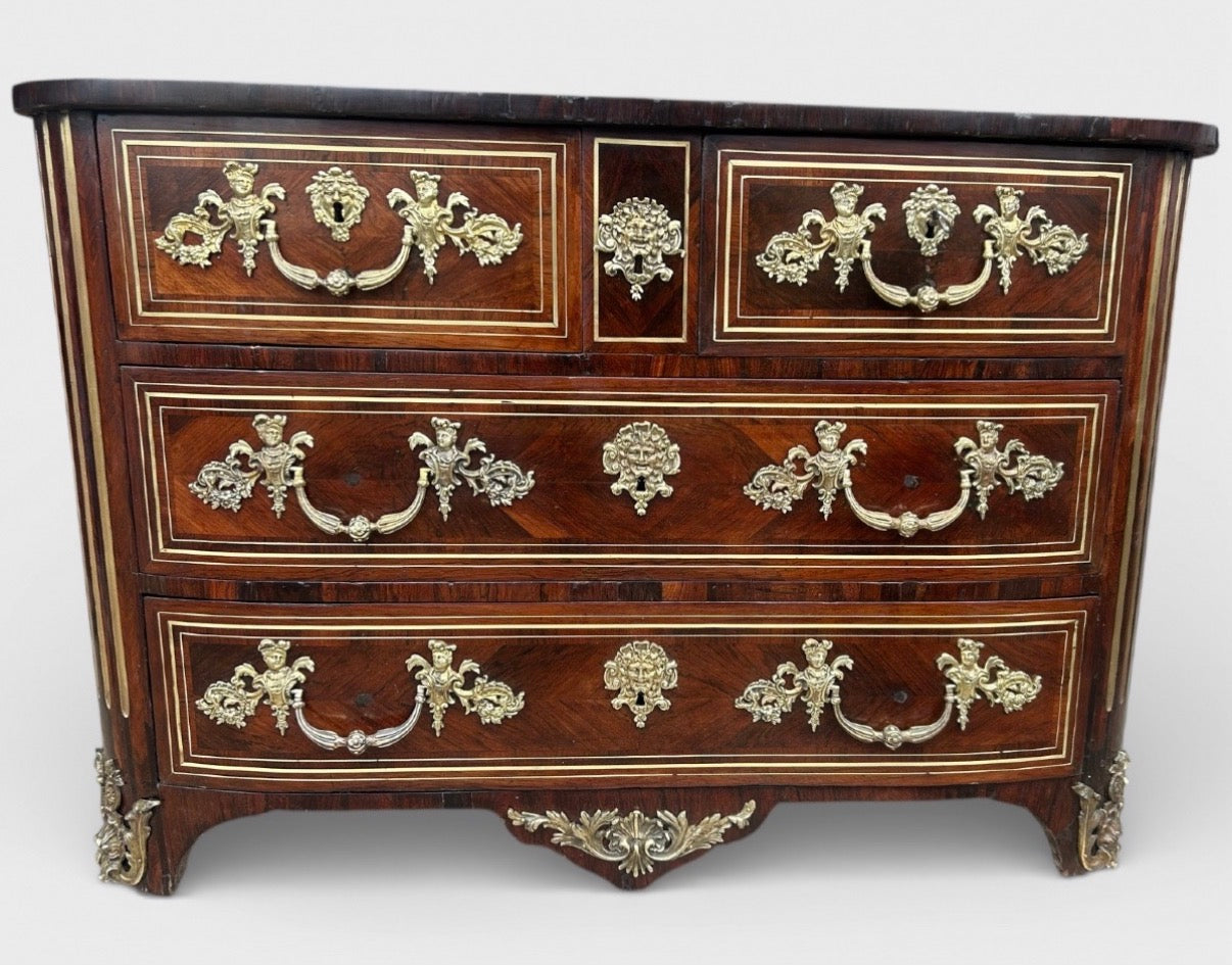COMMODE EN PLACAGE DE PALISSANDRE D’ÉPOQUE LOUIS XIV PLATEAU BOIS - RÉGENCE DÉBUT XVIIIÈME