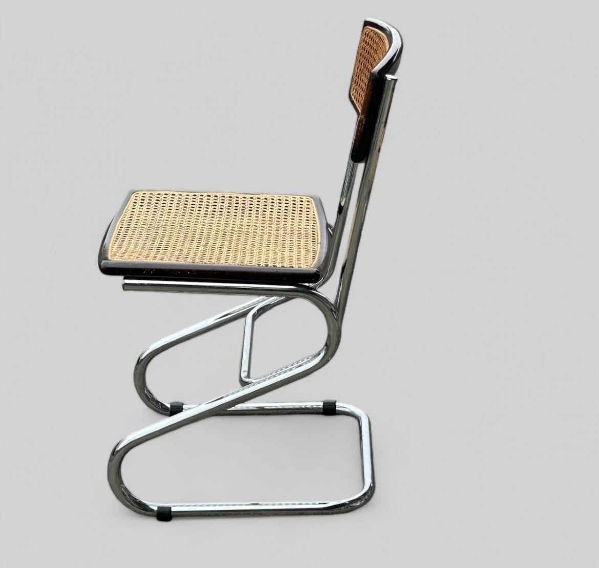 Suite De Quatre Chaises Tubulaires Vintage Italie Style Bauhaus Marcel Breuer Vers 1970