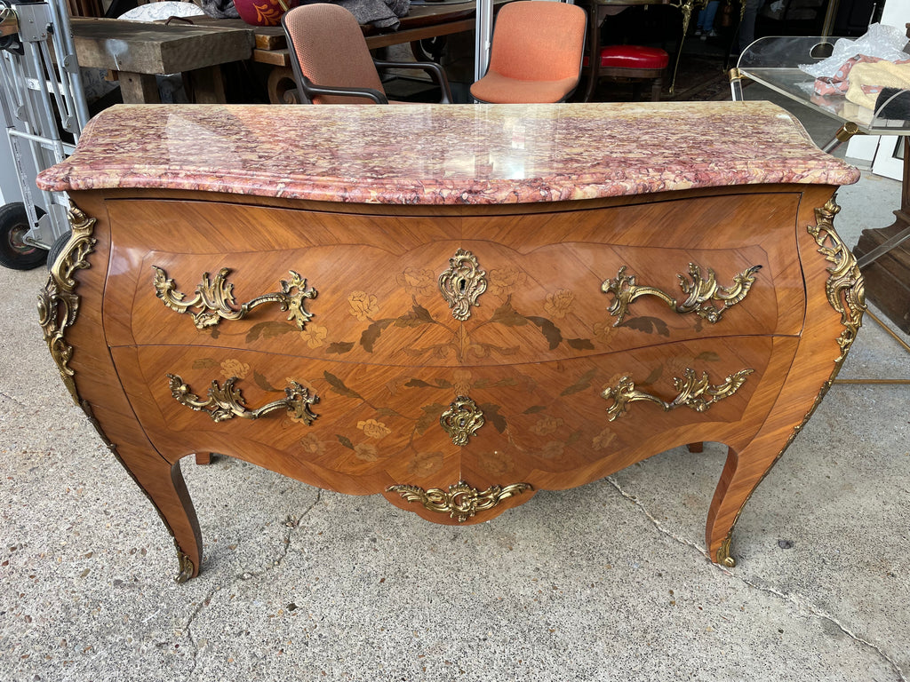 Commode sauteuse style Louis XV en marqueterie