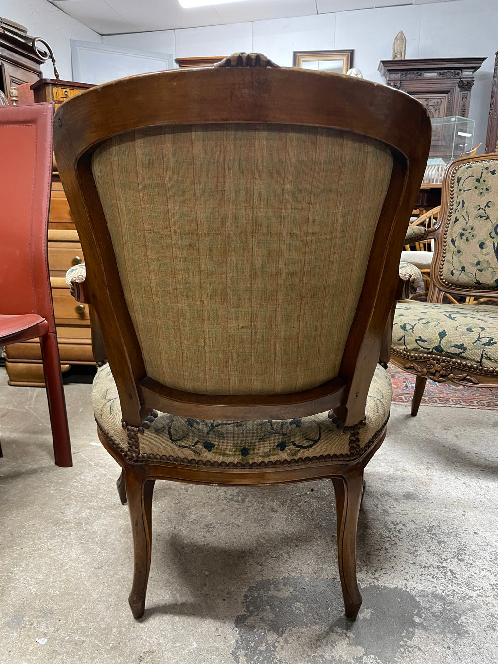 Paire de fauteuils en hêtre de style Louis XV époque 19ème