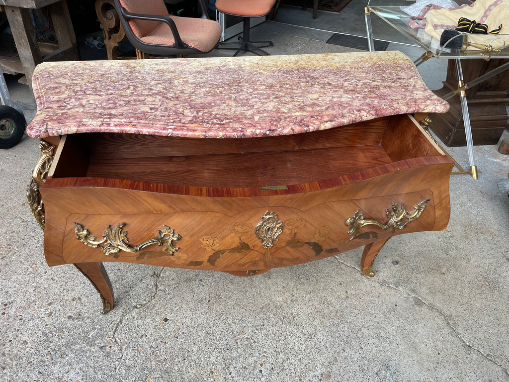 Commode sauteuse style Louis XV en marqueterie