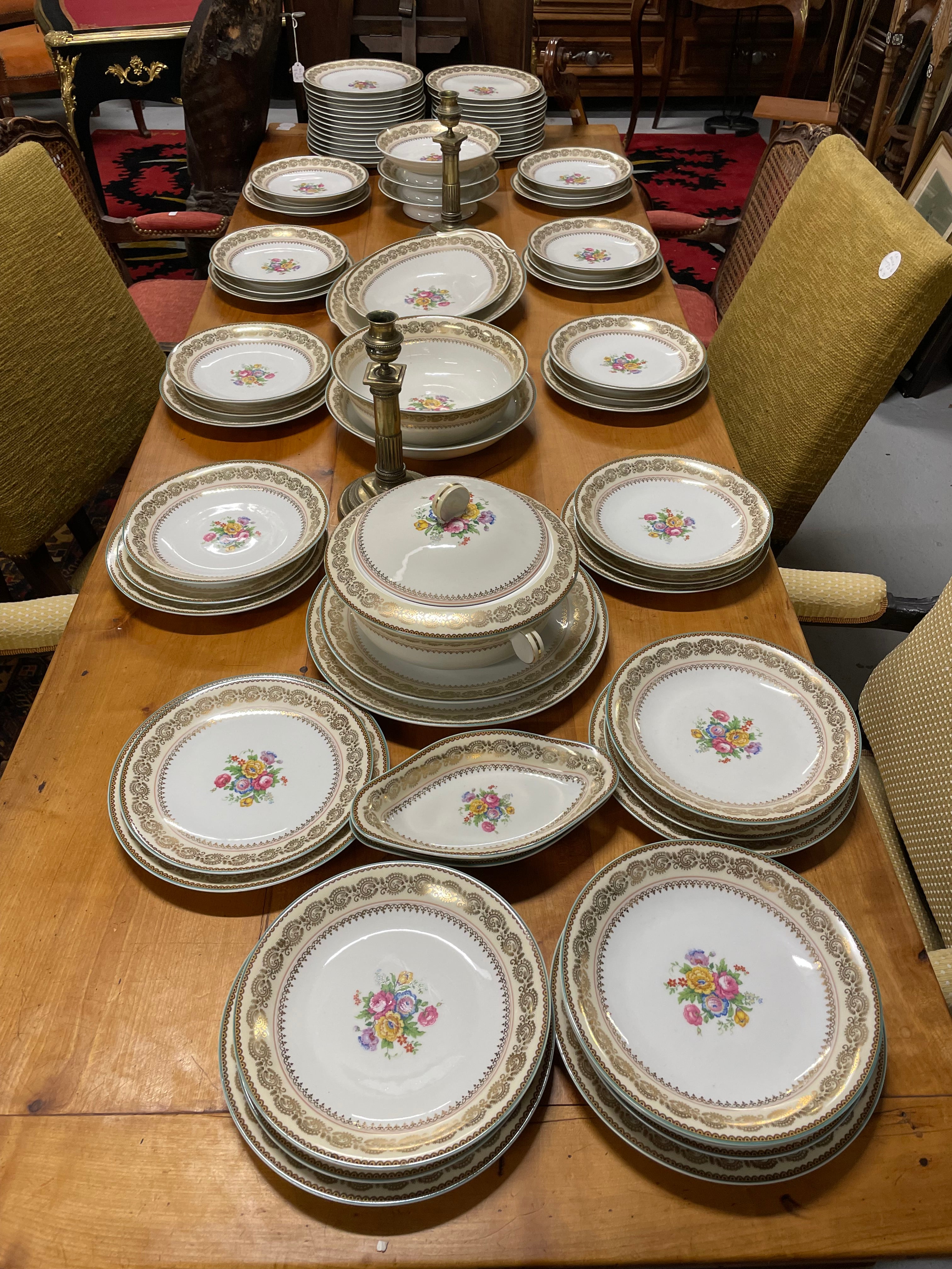 Service de table en porcelaine de Limoges Maison Raynaud