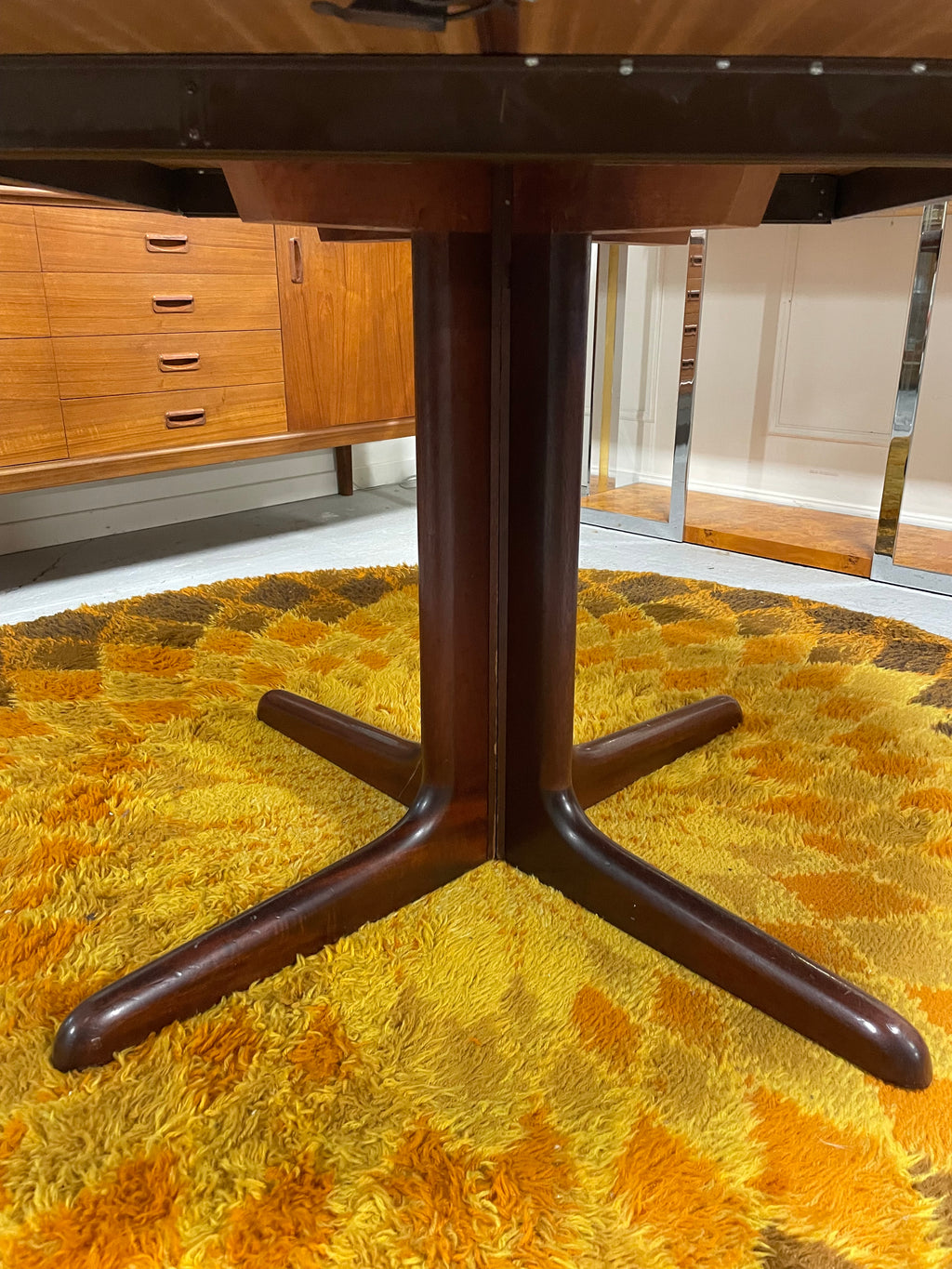 Table ronde scandinave en teck 120 cm