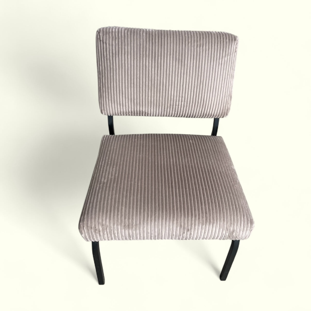 Paire de fauteuils / chauffeuses dans le goût de Pierre Guariche