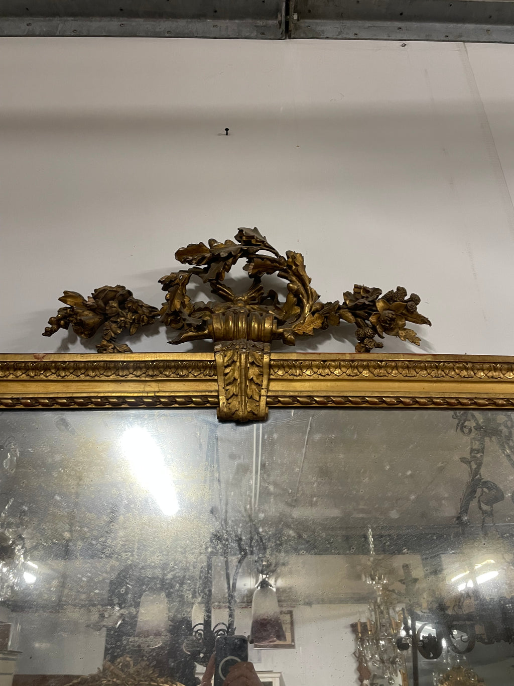 Miroir doré style Louis XVI