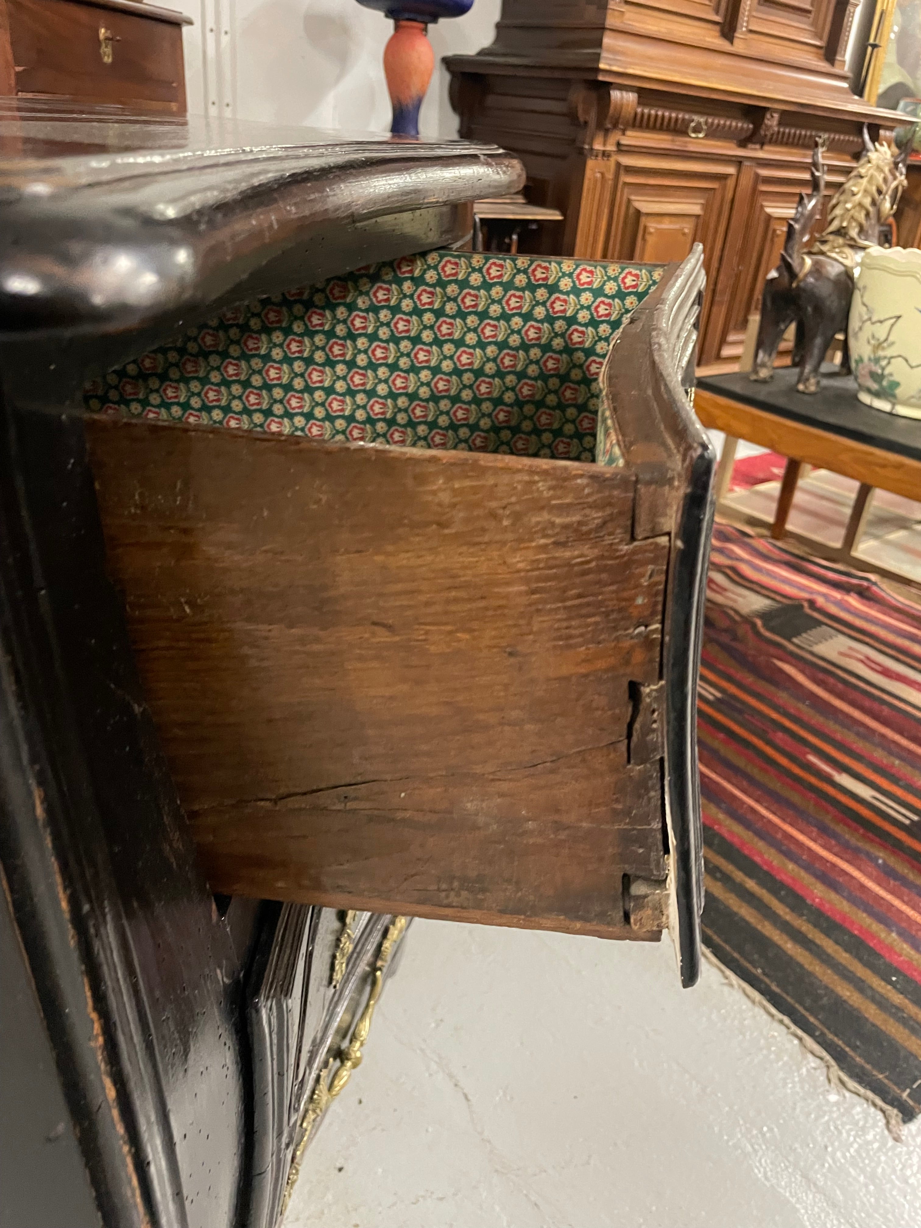 Commode Tombeau Rustique Louis XV Laquée Noire D’époque XVIIIème