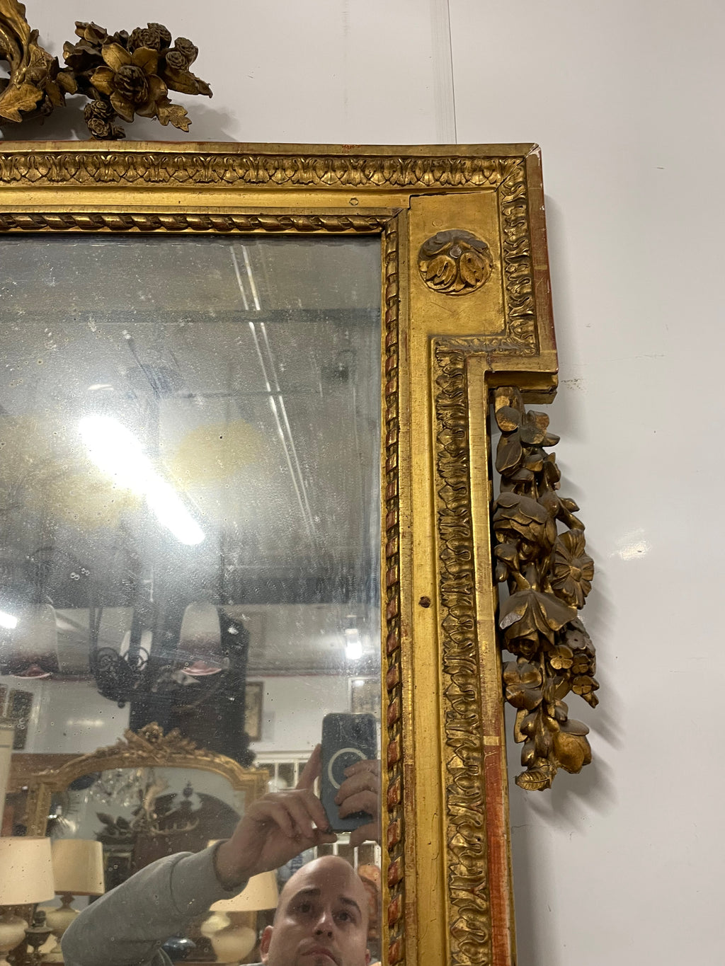 Miroir doré style Louis XVI