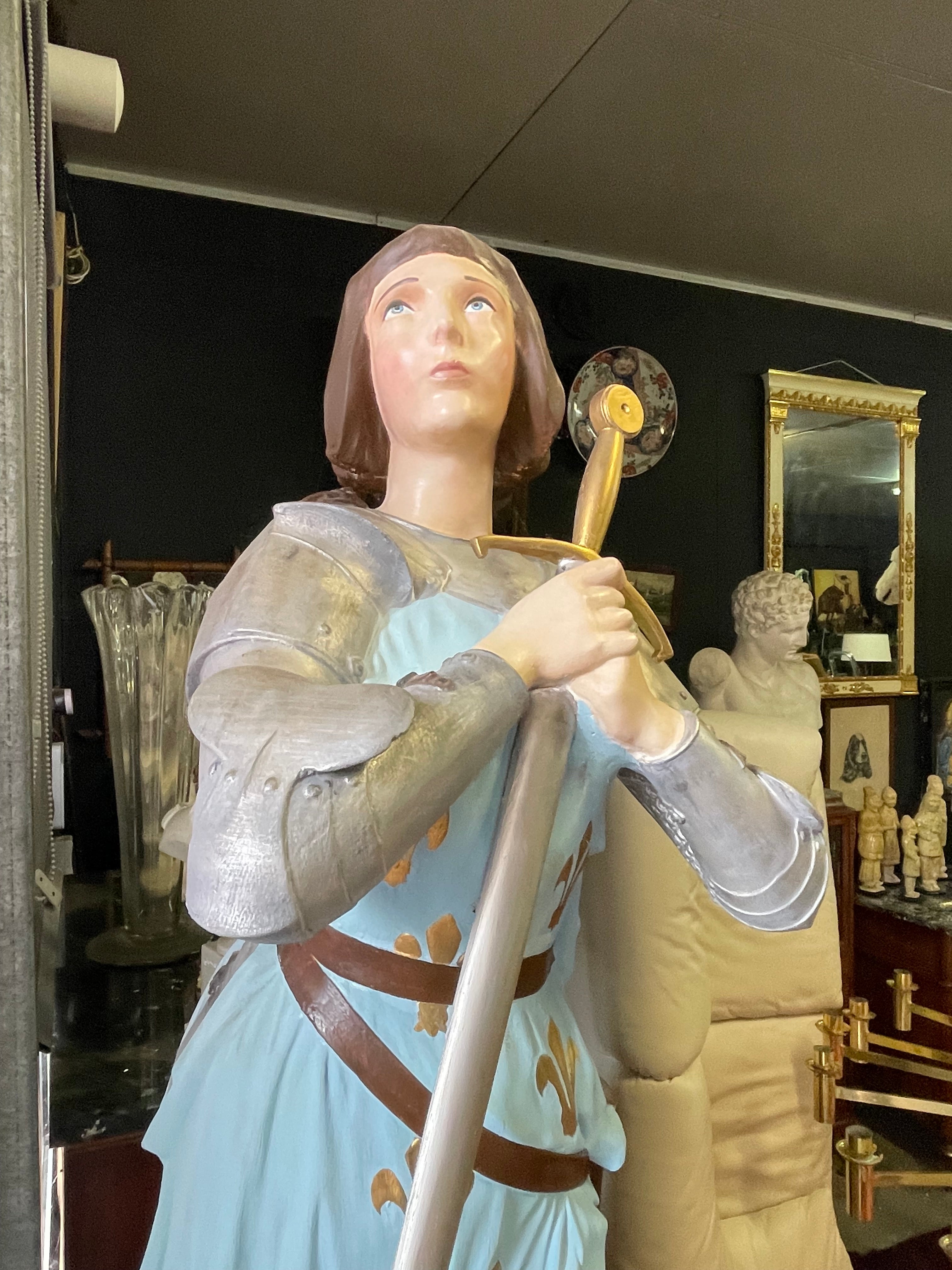 Grande Jeanne d’arc en plâtre polychrome