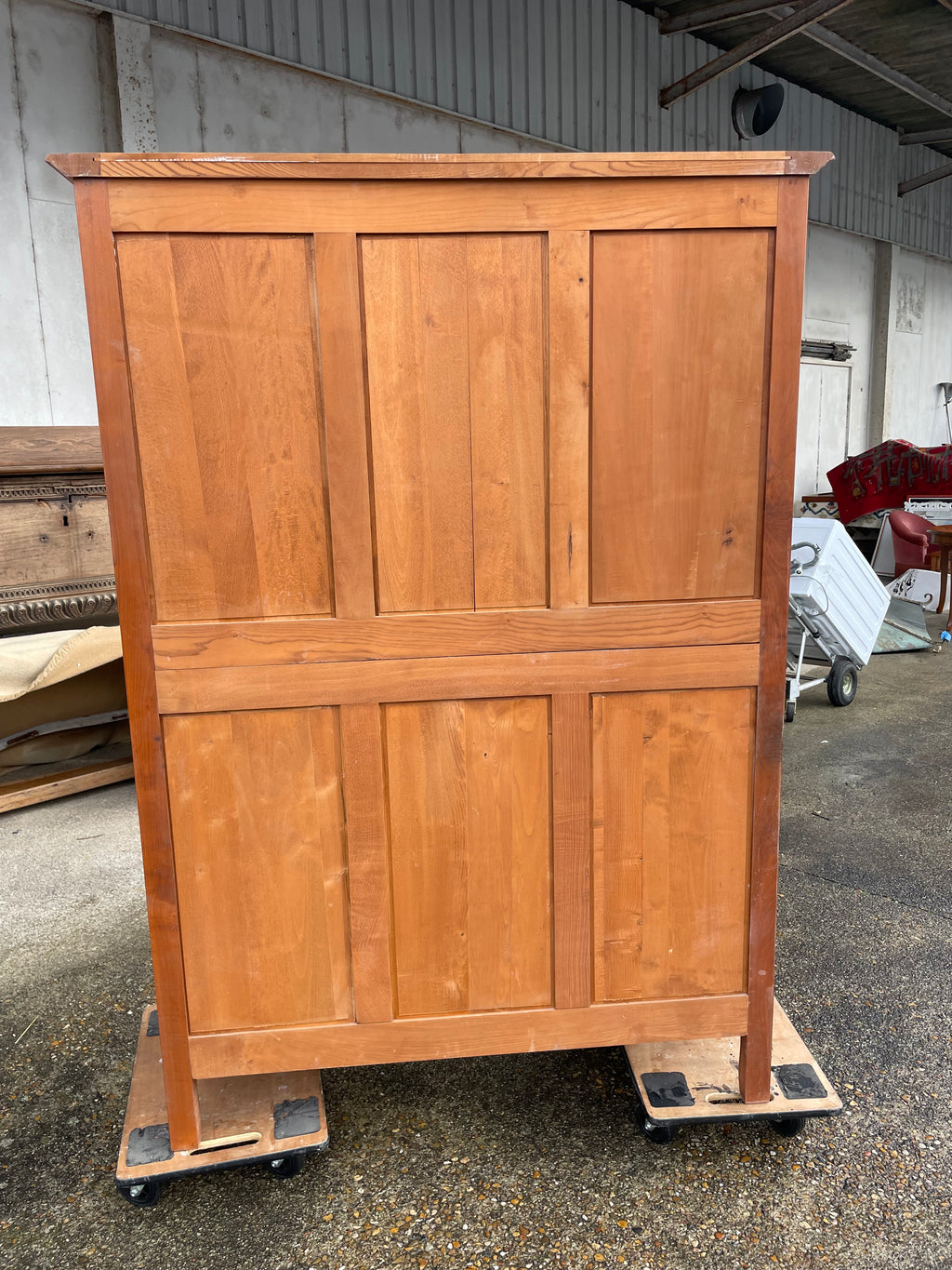 Petite armoire Louis XV en merisier