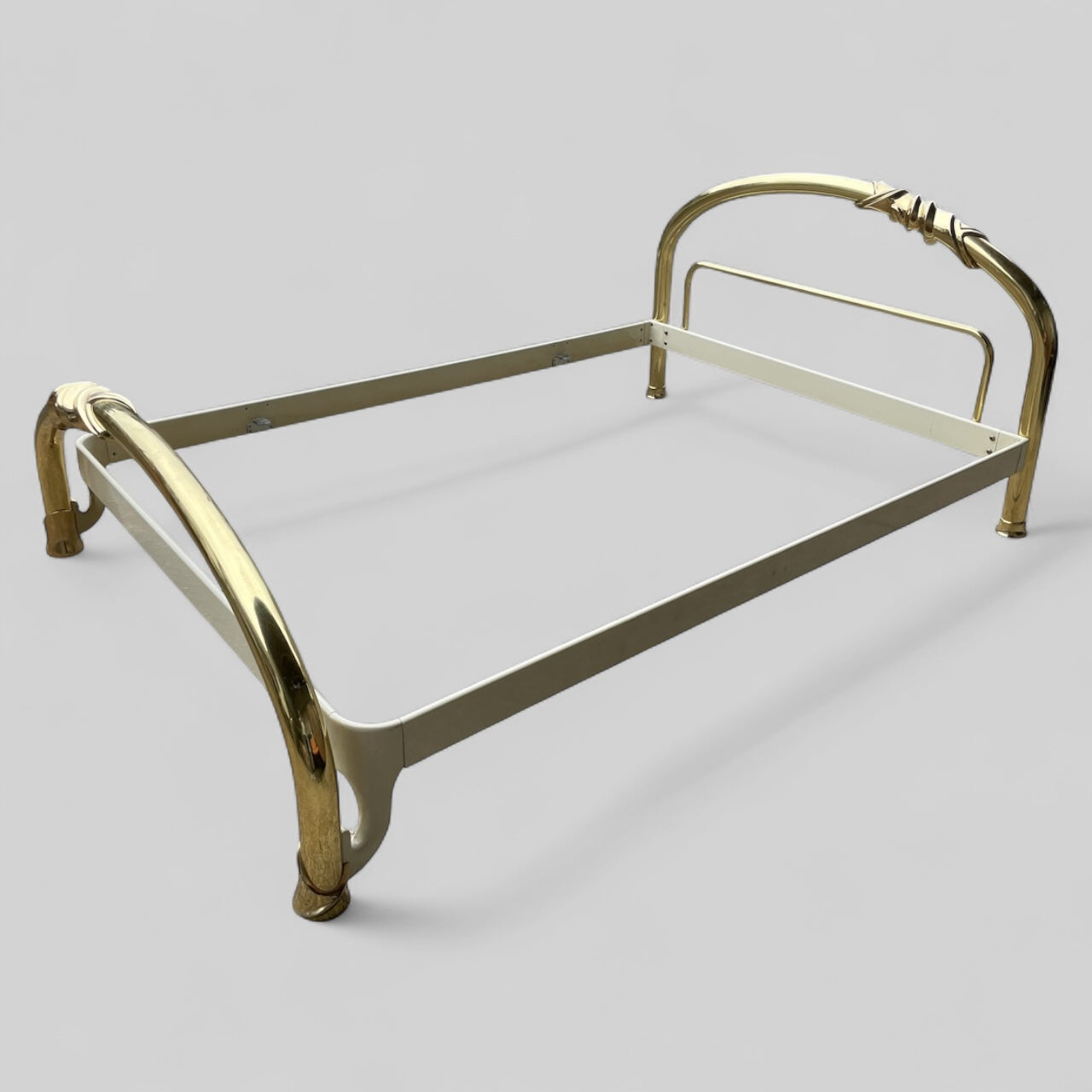 Lit en laiton design années 1970 signé Lipparini