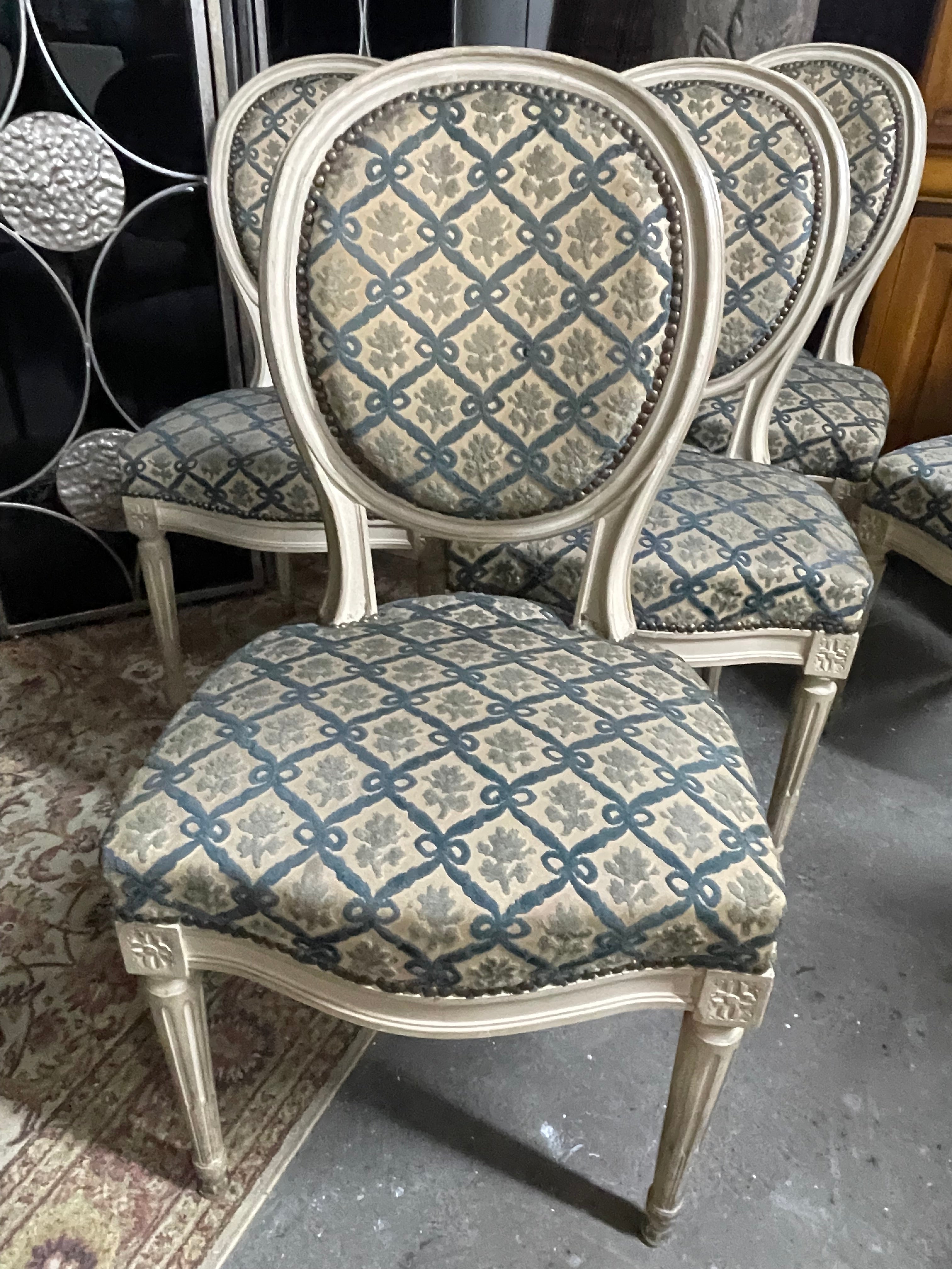 Set de 6 chaises médaillons de style Louis XVI