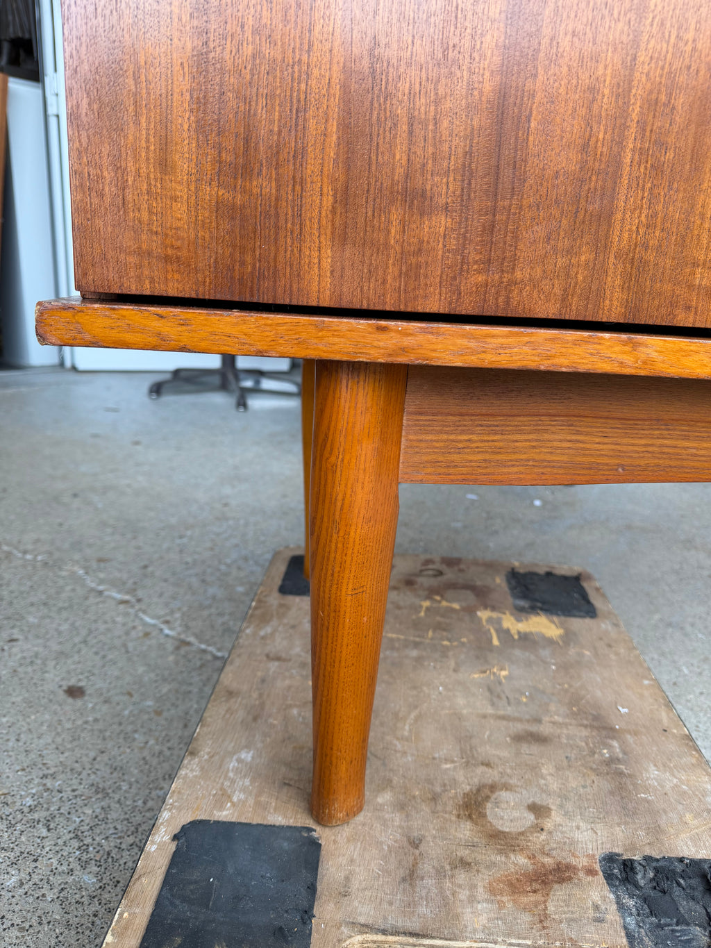 Enfilade en teck scandinave vers 1960