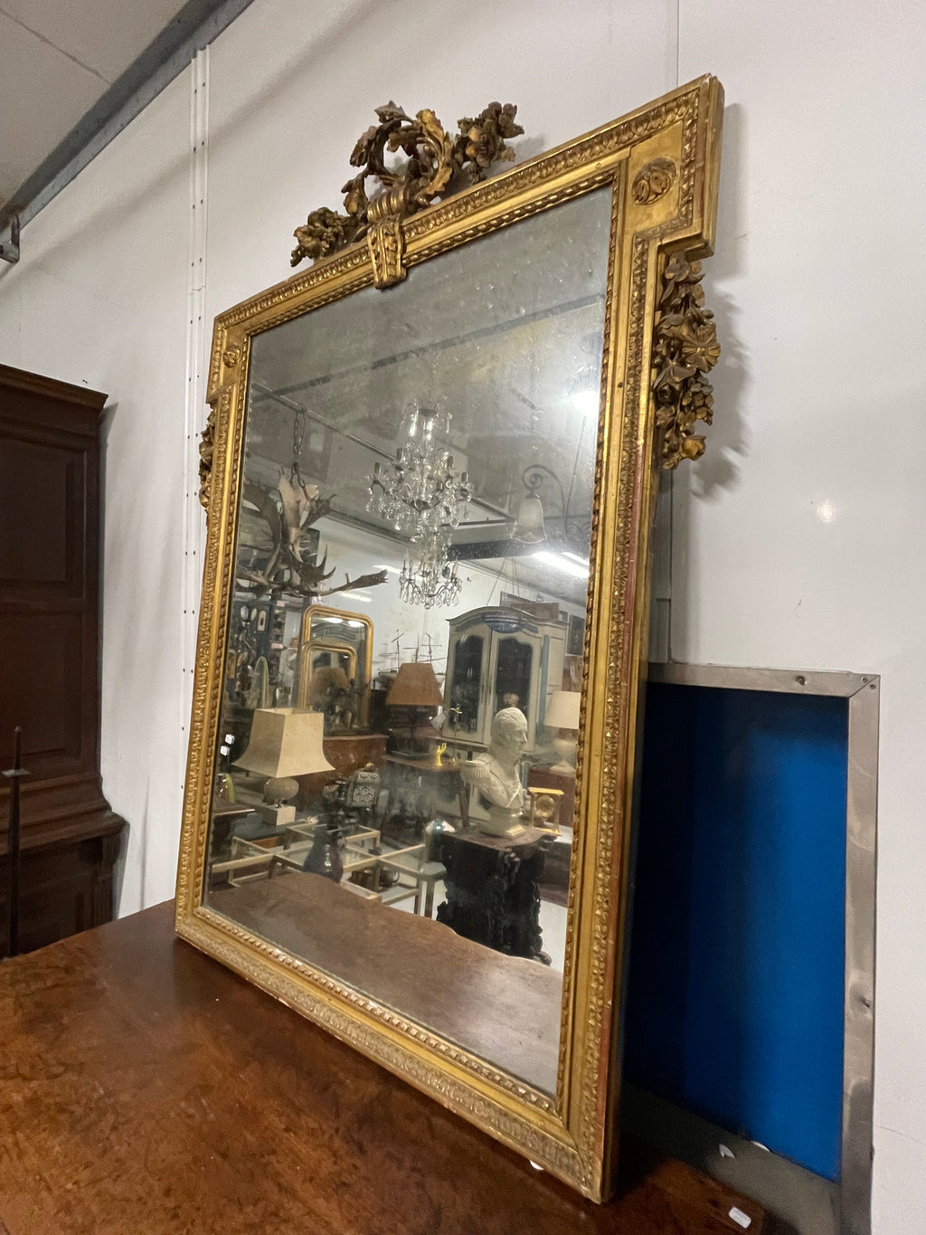 Miroir doré style Louis XVI