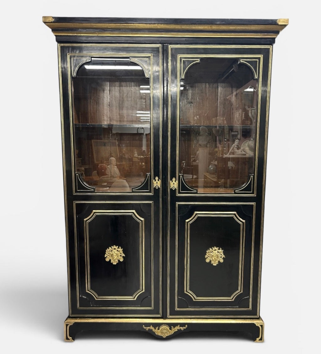 BIBLIOTHÈQUE OU VITRINE EN BOIS LAQUÉ NOIR DE STYLE LOUIS XIV ÉPOQUE NAPOLÉON III