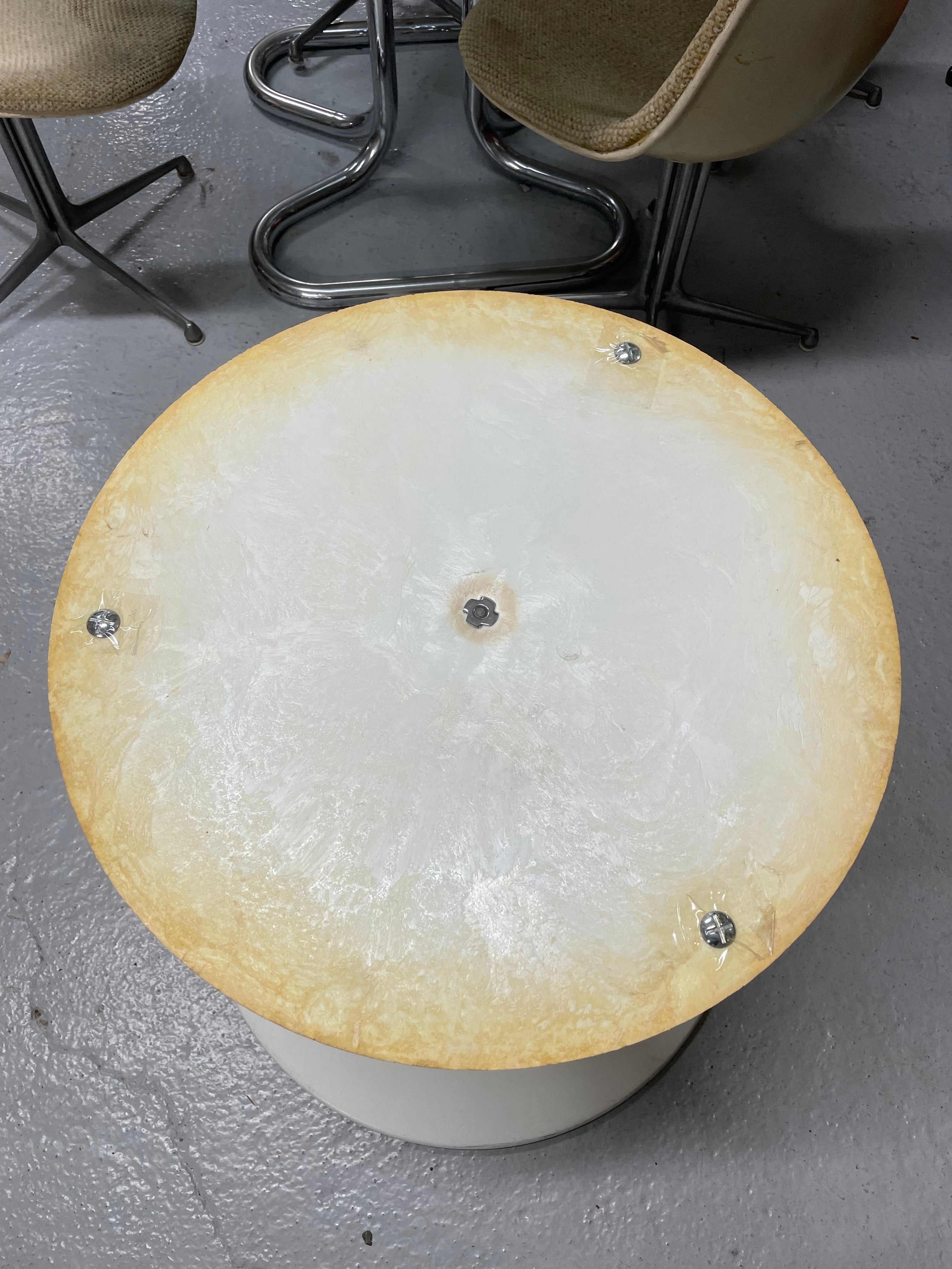 Table Knoll Eero Saarinen Modèle Tulipe En Marbre 137 Cm