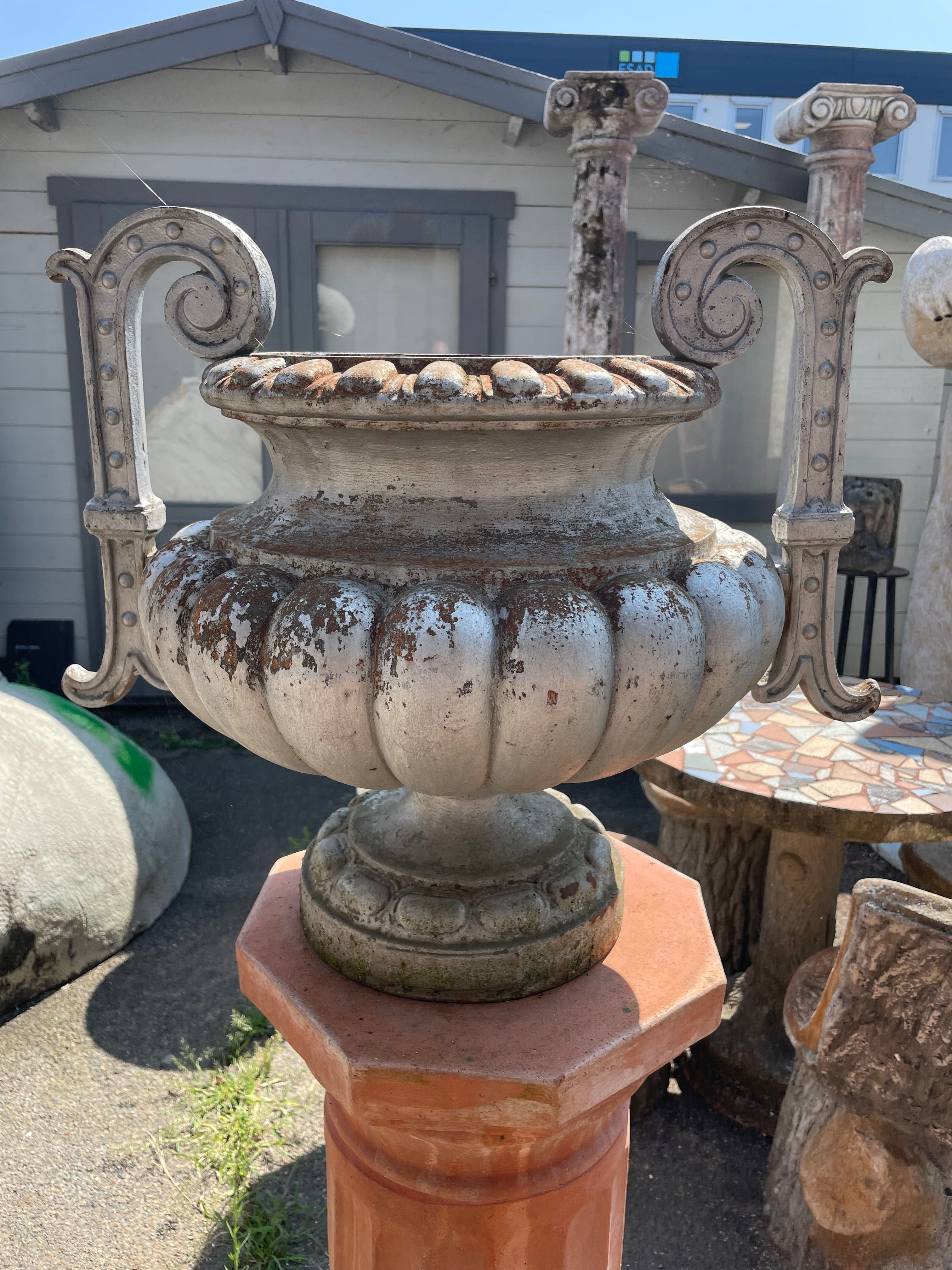 Paire de vases Médicis époque XIXème