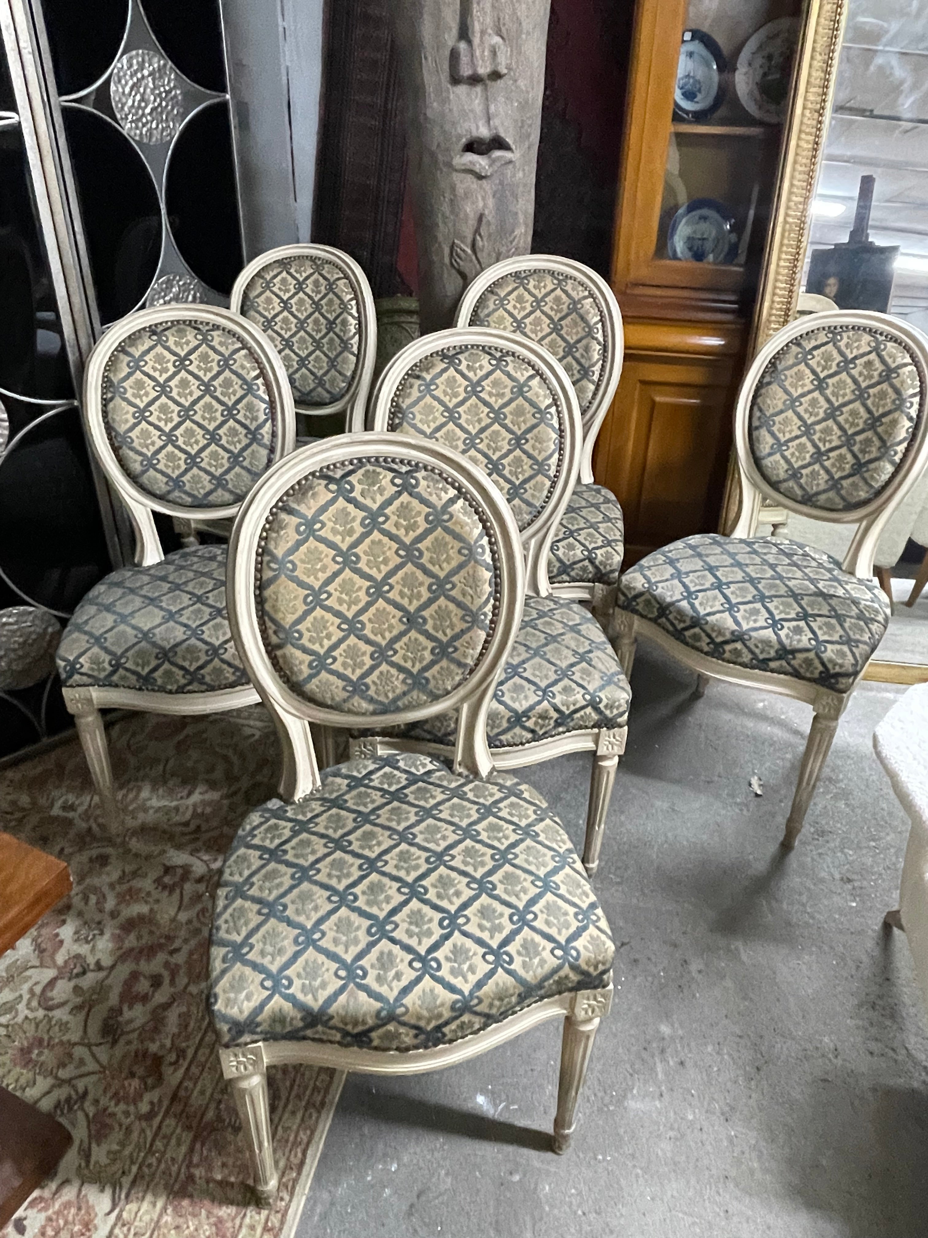 Set de 6 chaises médaillons de style Louis XVI