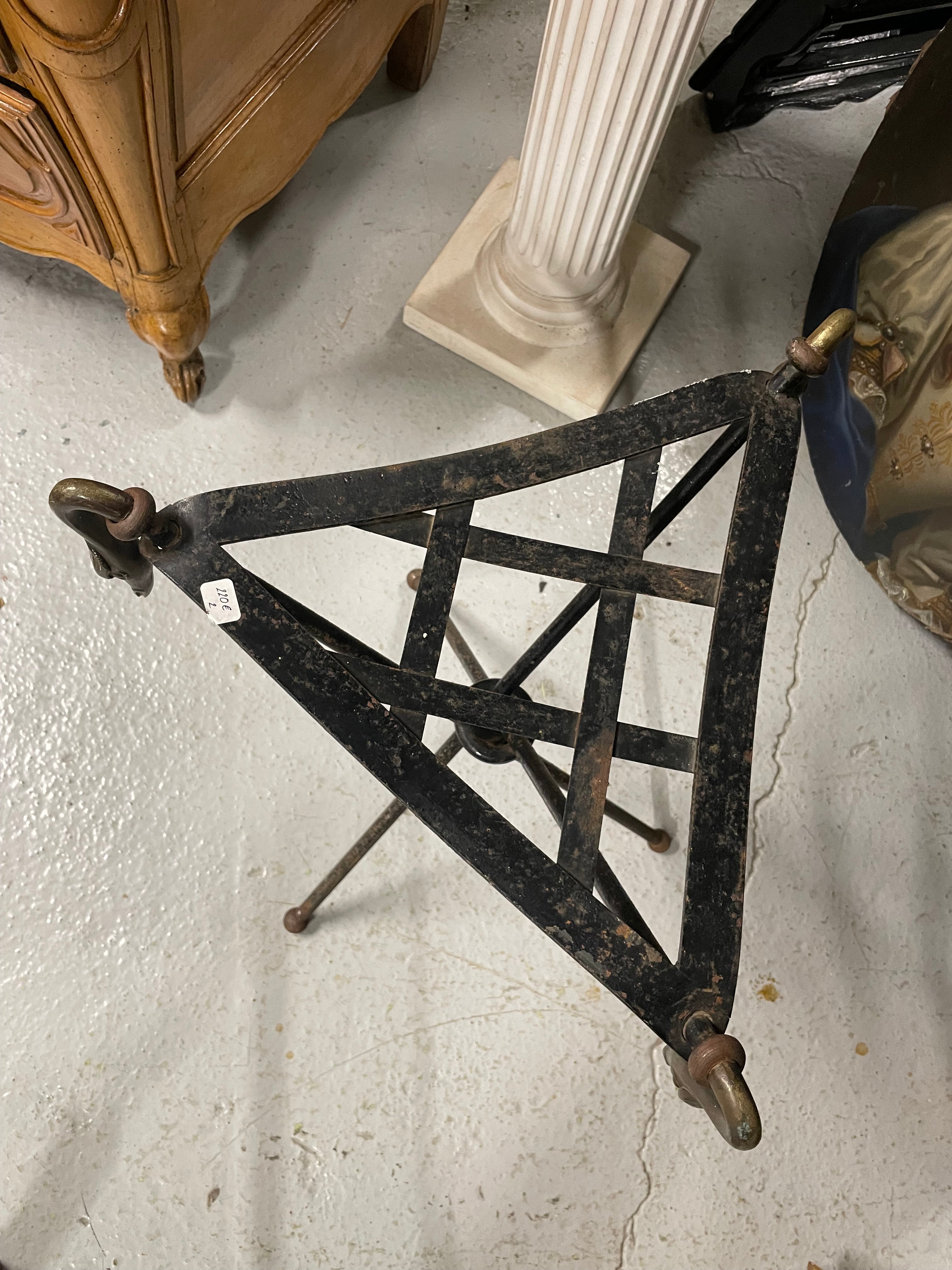 Tabouret en fer forgé dans le goût de Madeleine Castaing