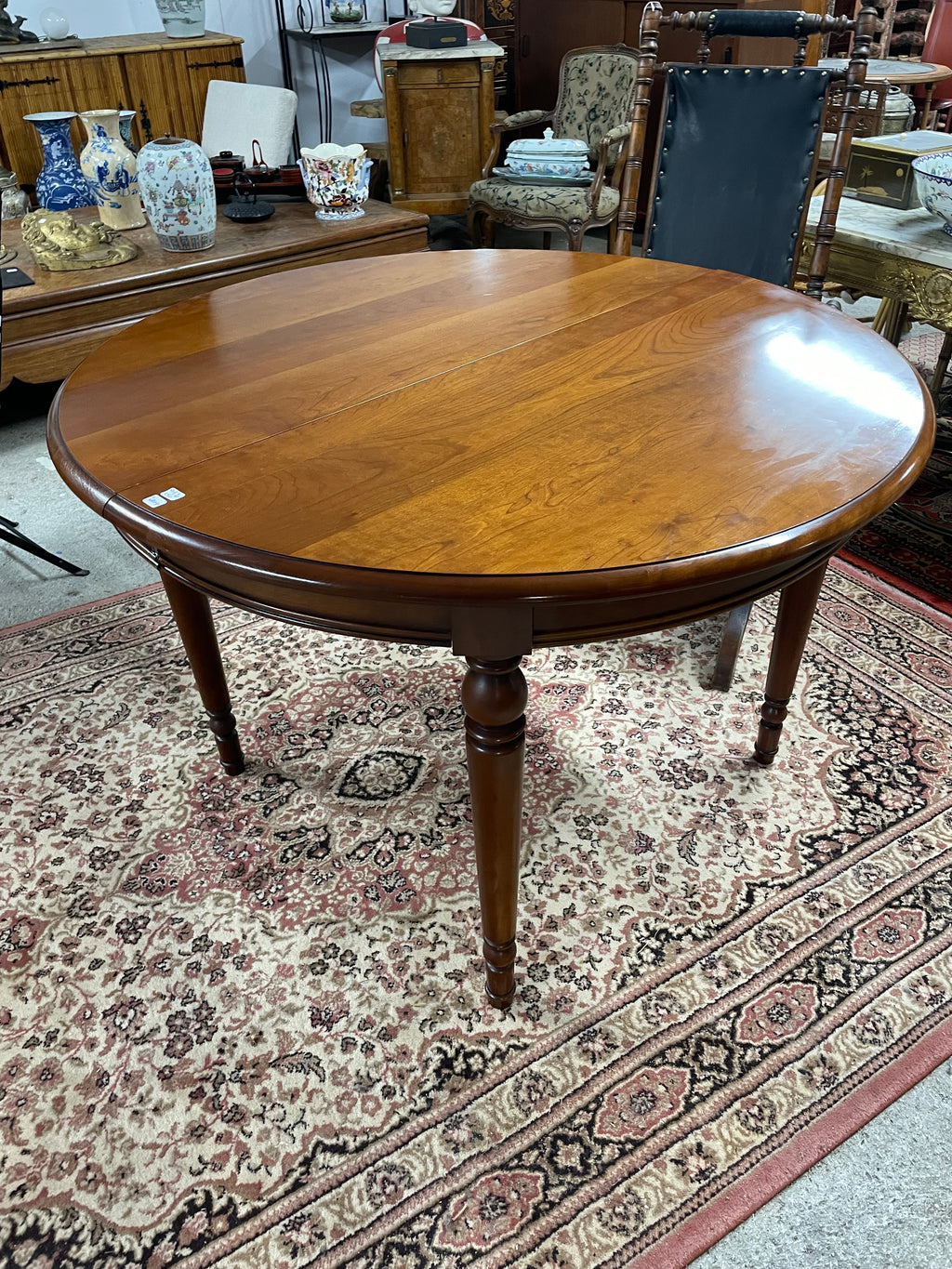 Table ronde Louis Philippe en Merisier