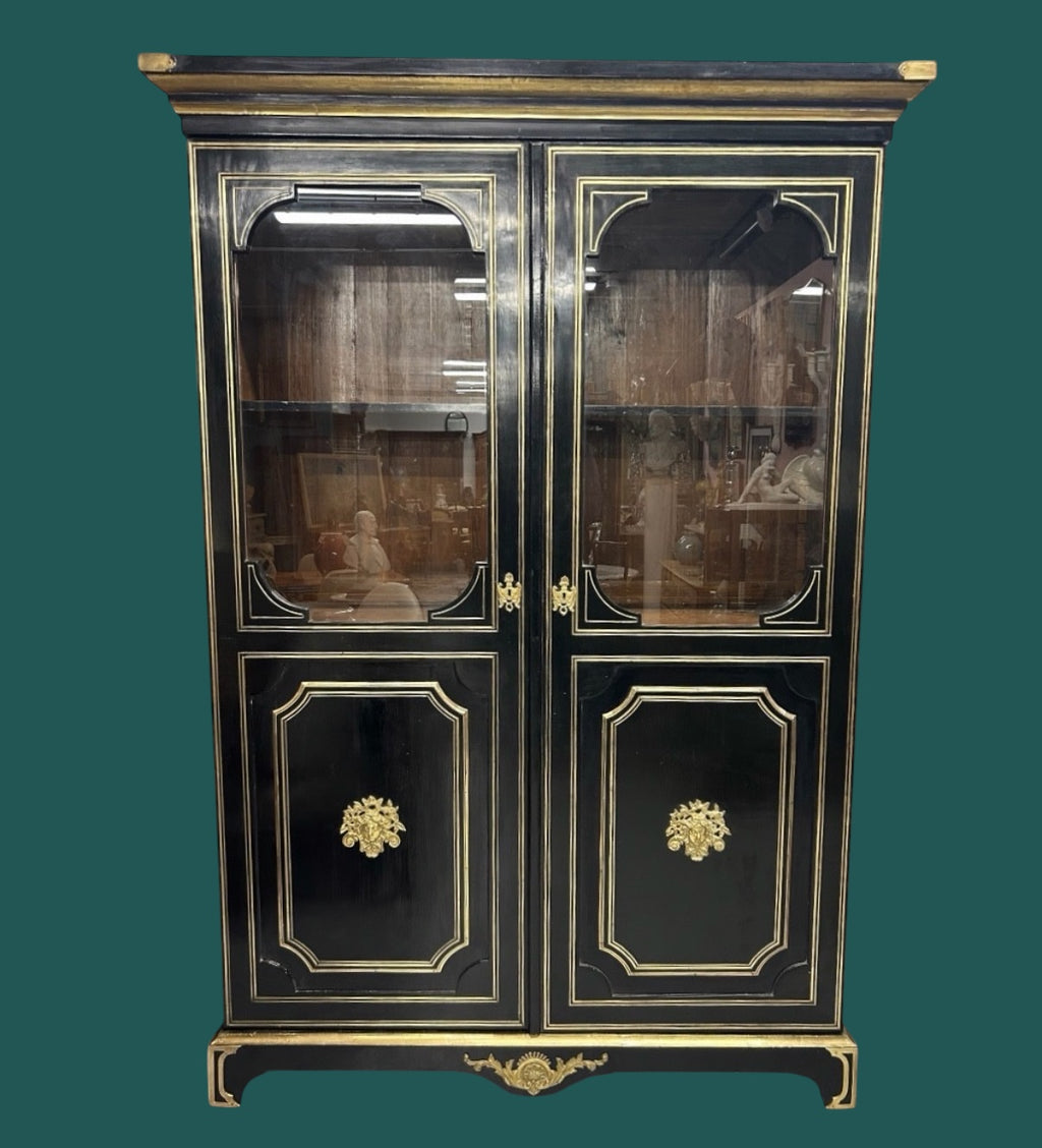 BIBLIOTHÈQUE OU VITRINE EN BOIS LAQUÉ NOIR DE STYLE LOUIS XIV ÉPOQUE NAPOLÉON III