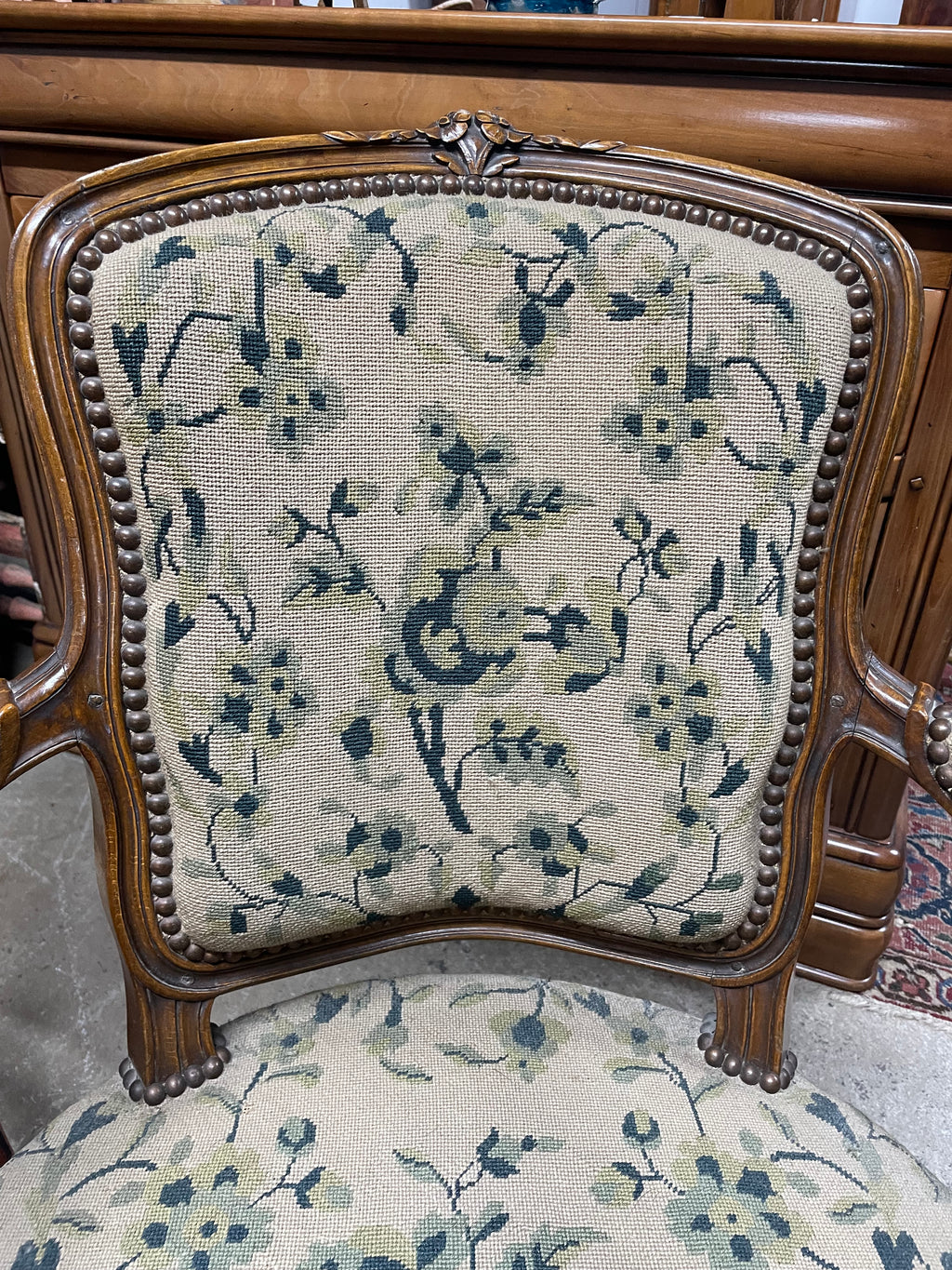 Paire de fauteuils en hêtre de style Louis XV époque 19ème