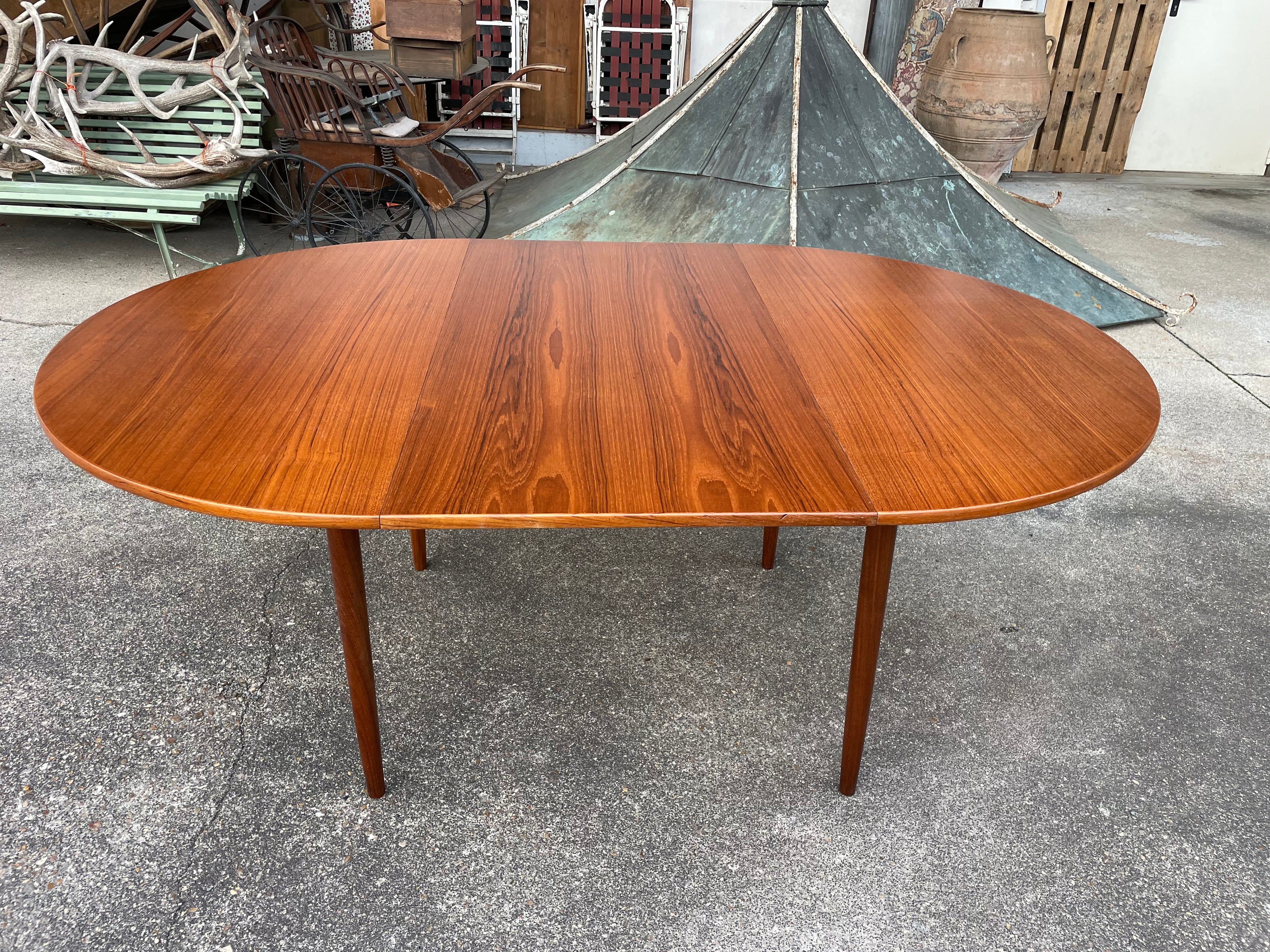 Table ronde extensible en teck danois d’Elsteds Mobelfabrik Agerbaek