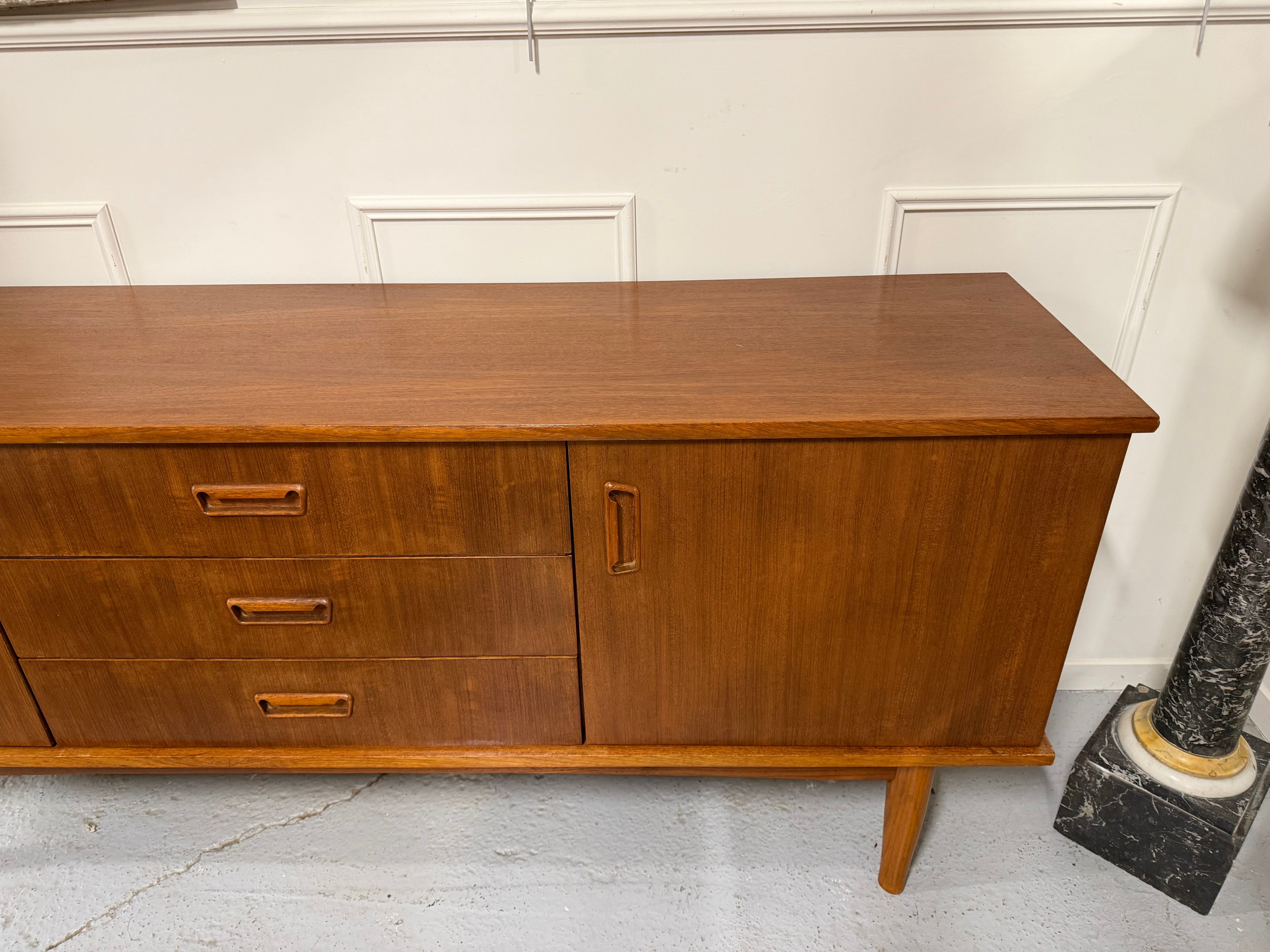 Enfilade en teck scandinave vers 1960