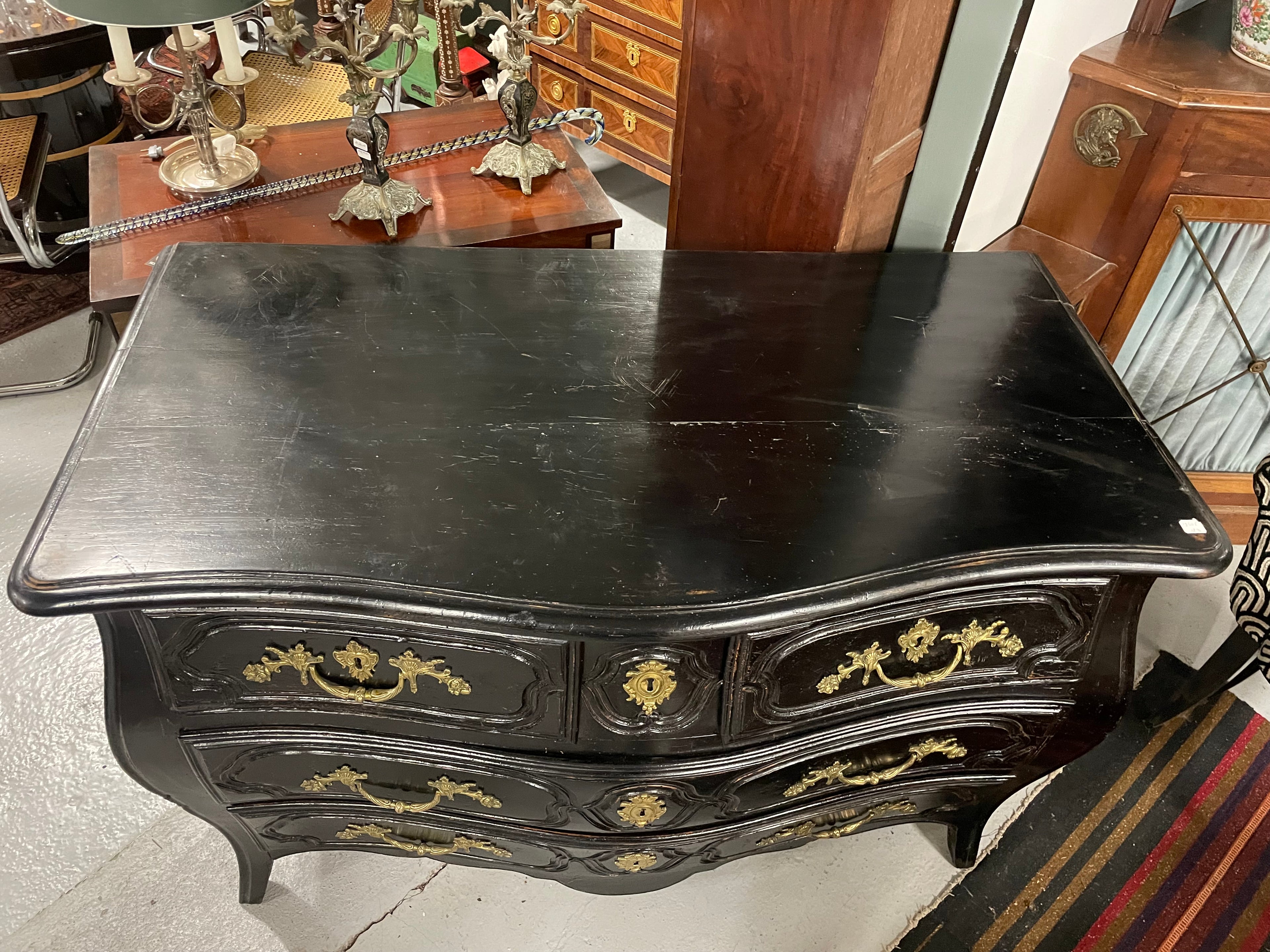 Commode Tombeau Rustique Louis XV Laquée Noire D’époque XVIIIème