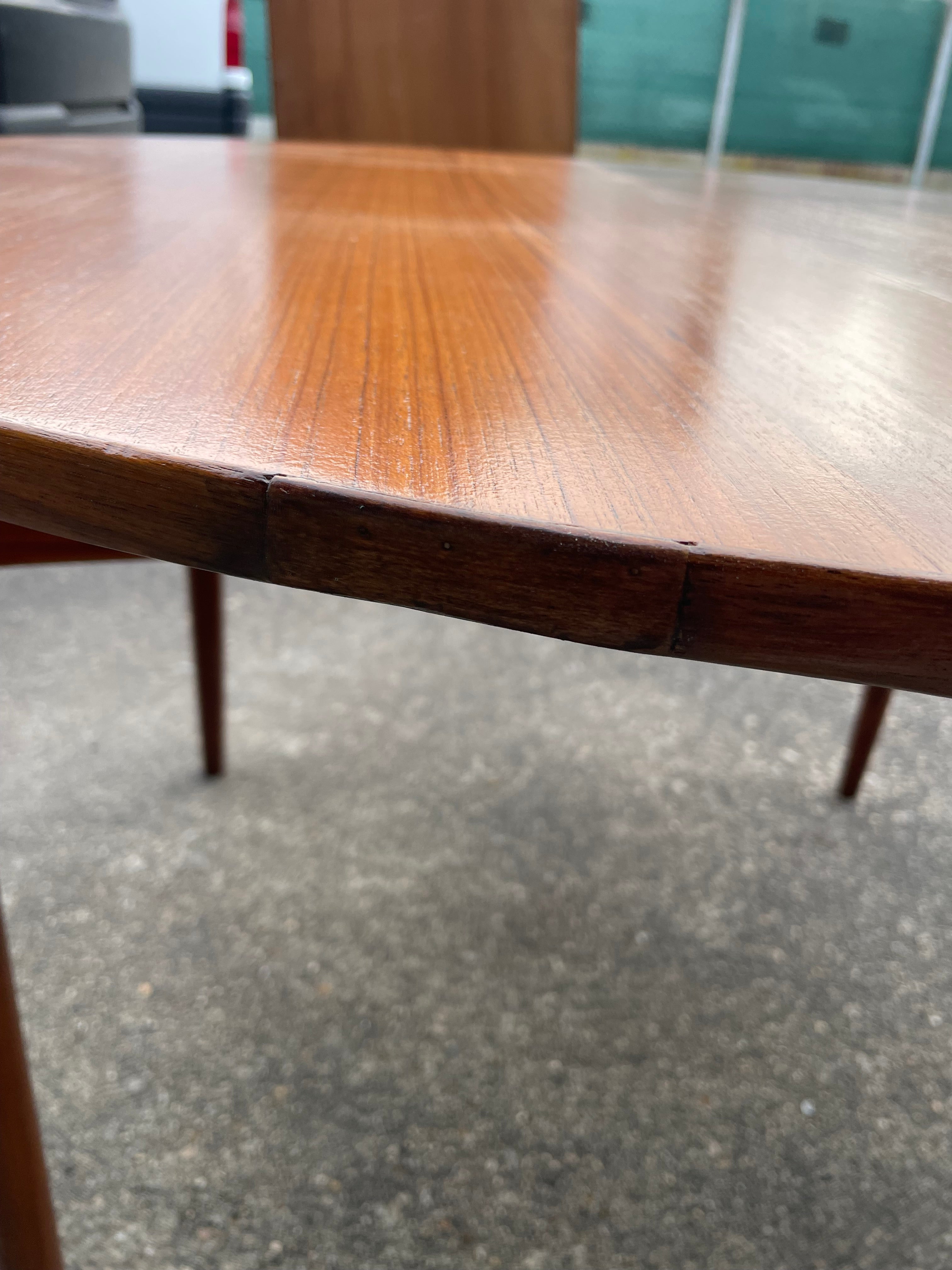 Table ronde extensible en teck danois d’Elsteds Mobelfabrik Agerbaek