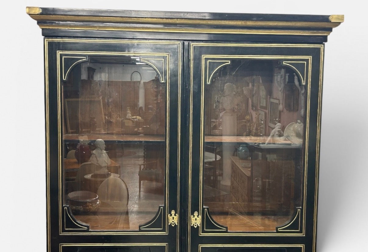 BIBLIOTHÈQUE OU VITRINE EN BOIS LAQUÉ NOIR DE STYLE LOUIS XIV ÉPOQUE NAPOLÉON III