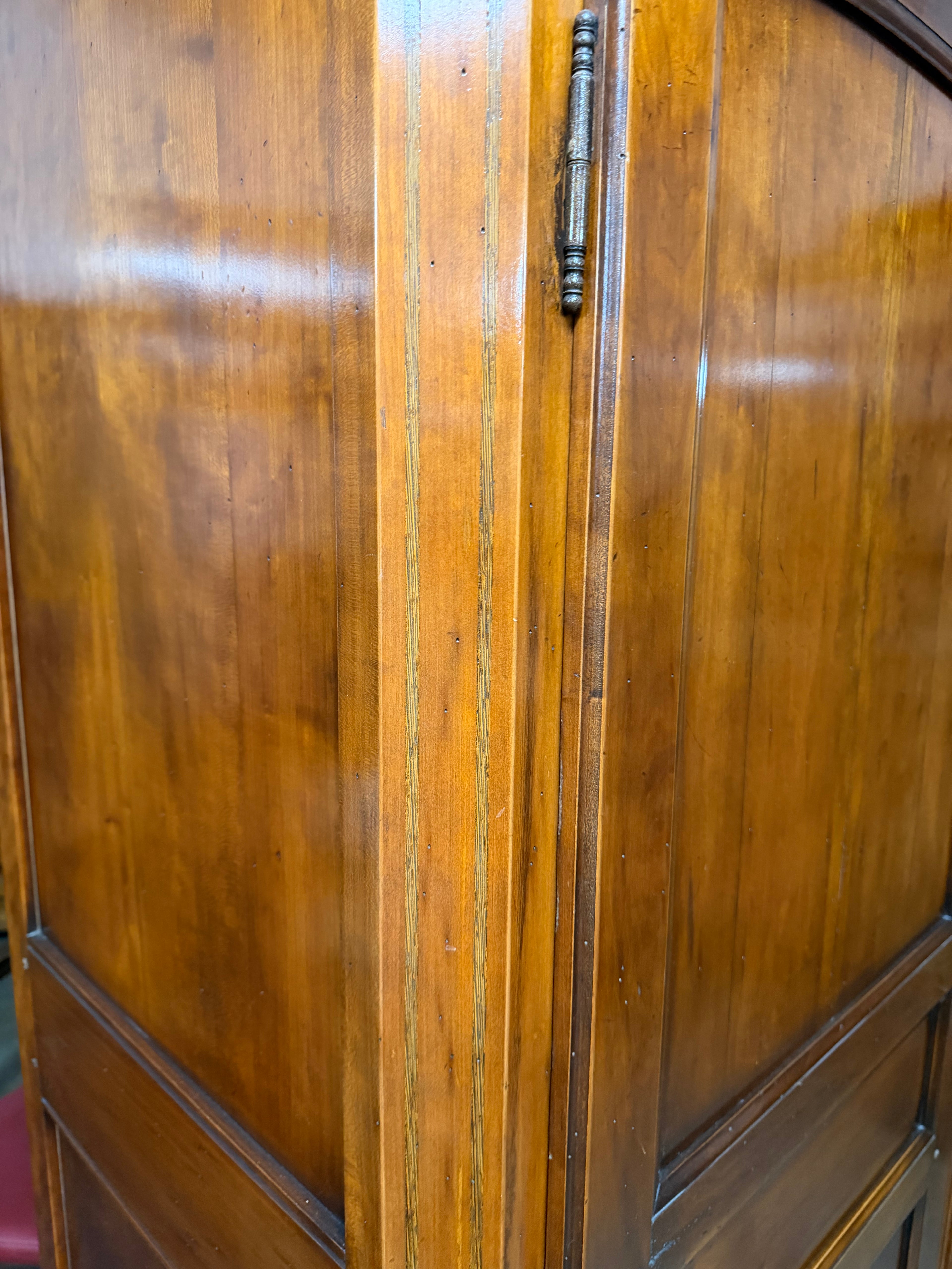 Armoire en merisier