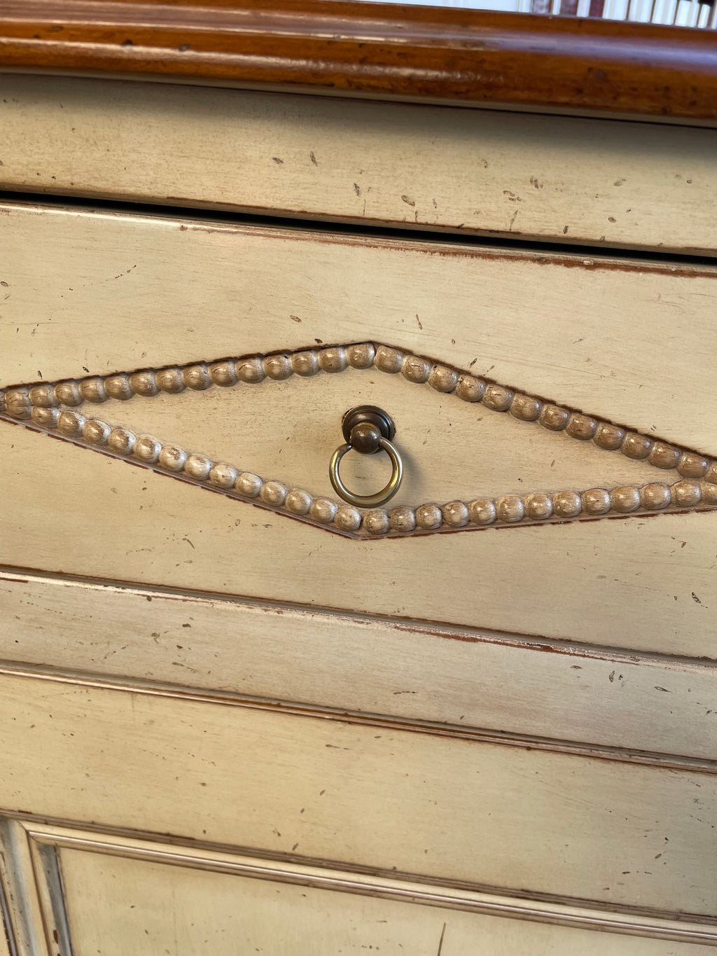 Buffet Tiffany en merisier style louis xv louis xvi bois patiné