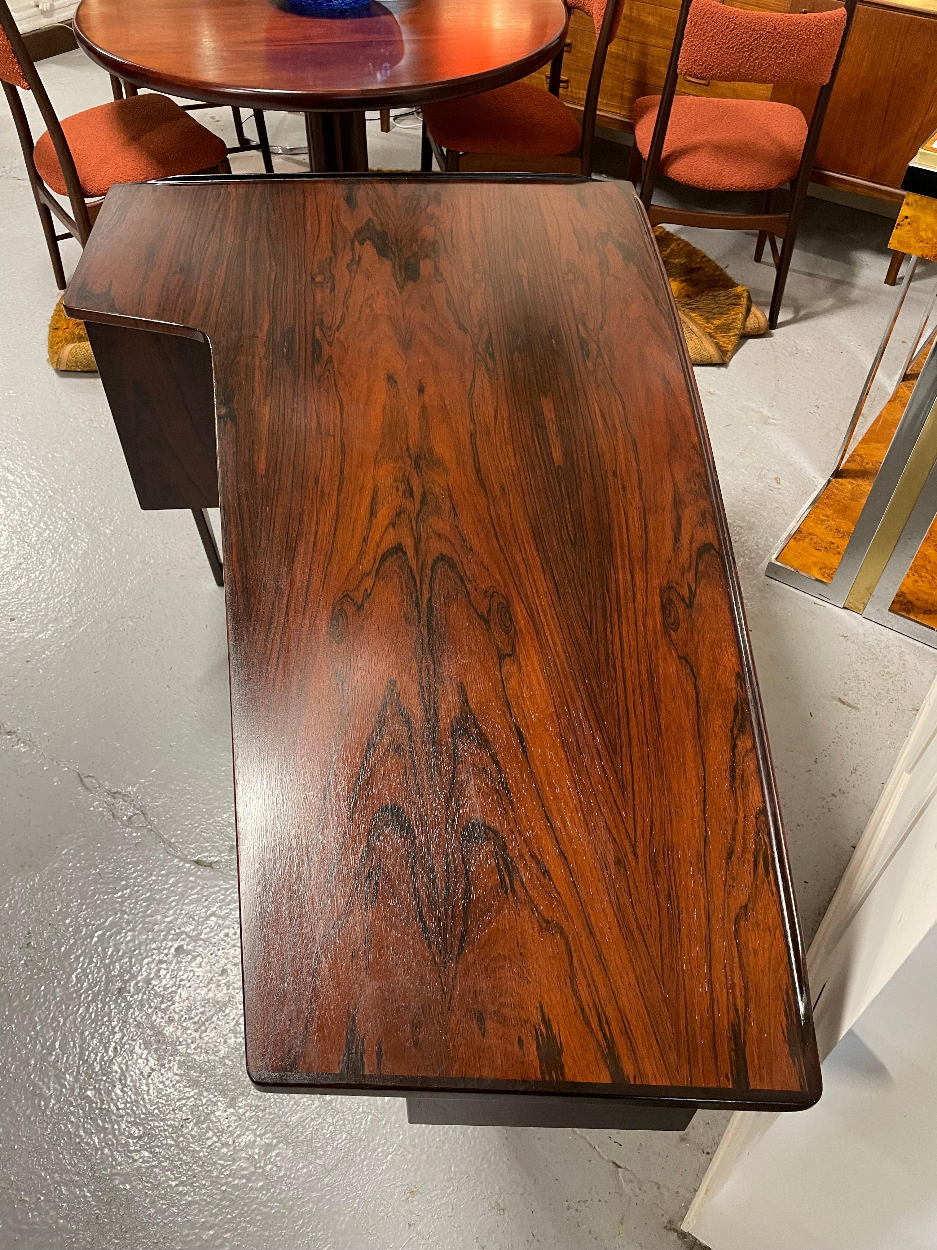 Bureau Boomerang par Peter Lovig Nielsen en Palissandre Danemark circa 1971