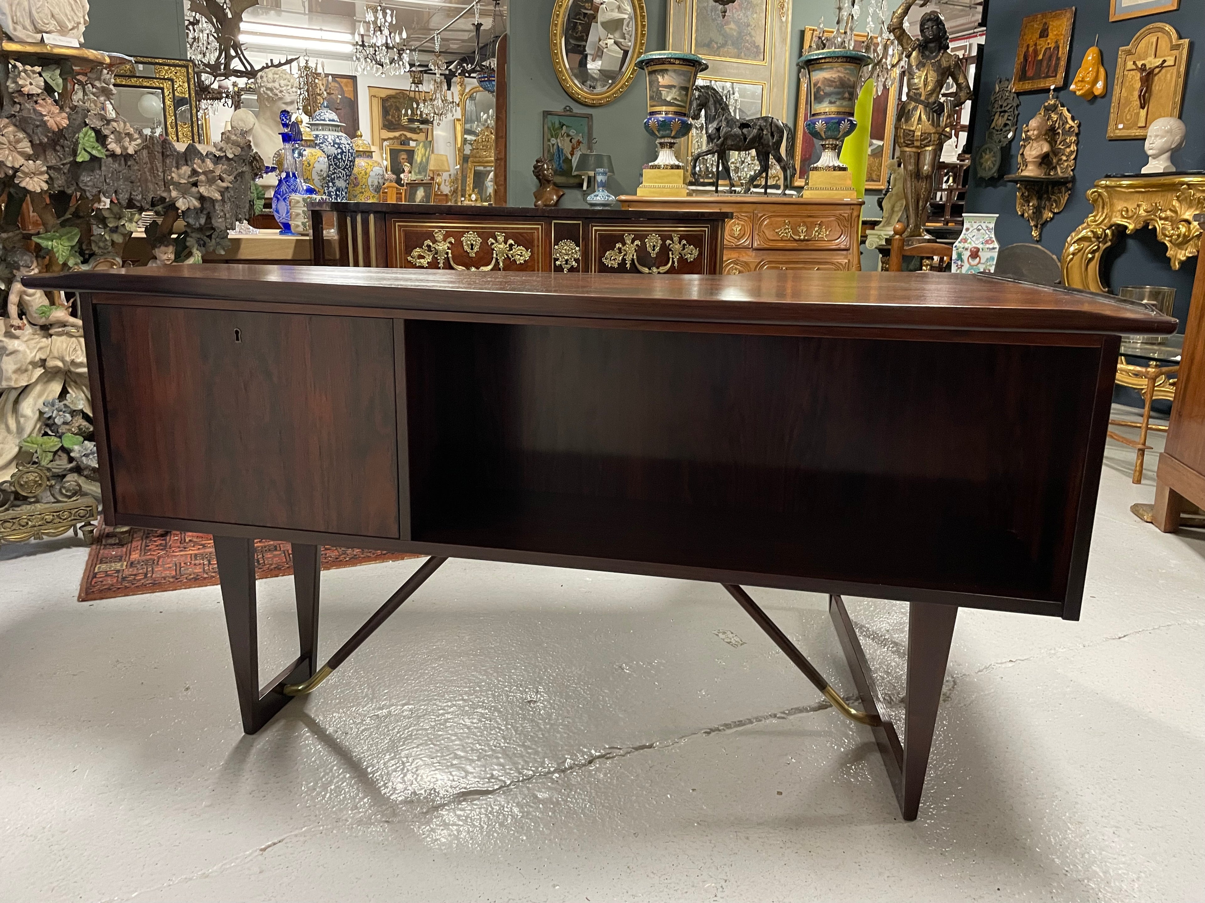 Bureau Boomerang par Peter Lovig Nielsen en Palissandre Danemark circa 1971