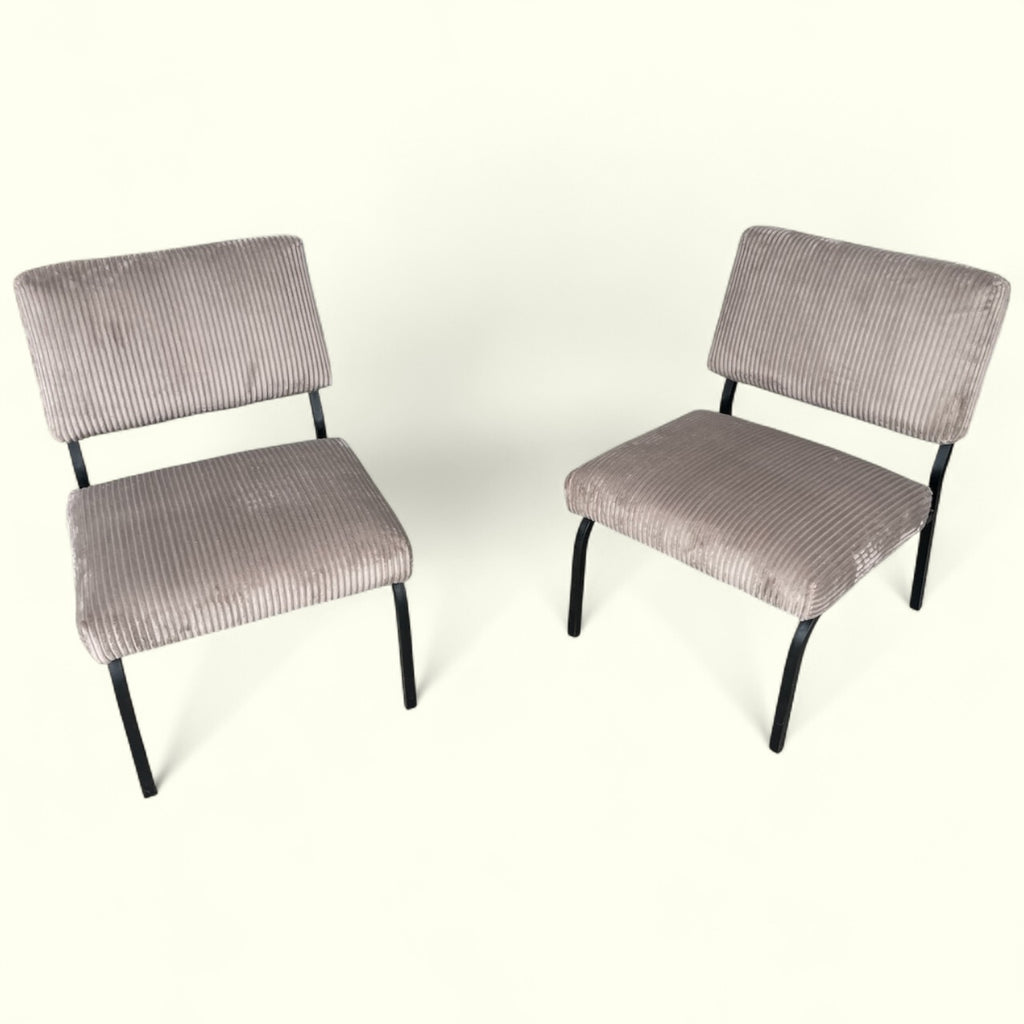 Paire de fauteuils / chauffeuses dans le goût de Pierre Guariche